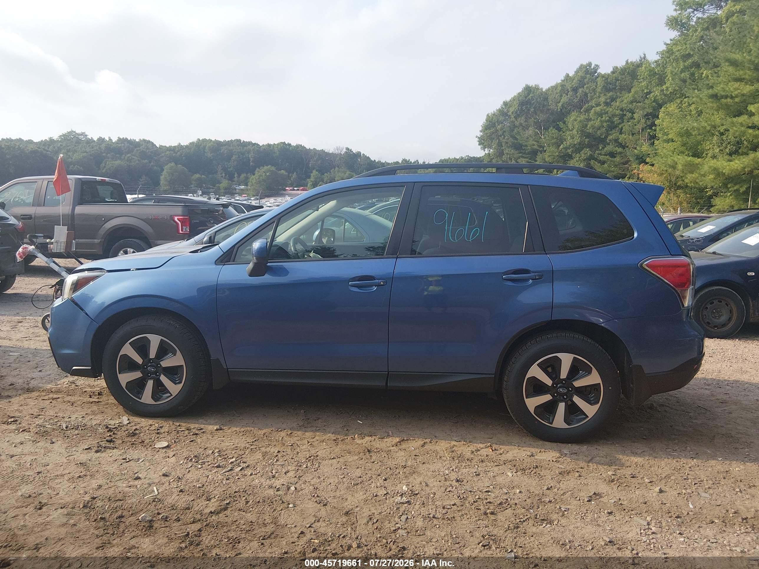 2018 Subaru Forester 2.5i Premium Blue vin: JF2SJAEC0JH402443