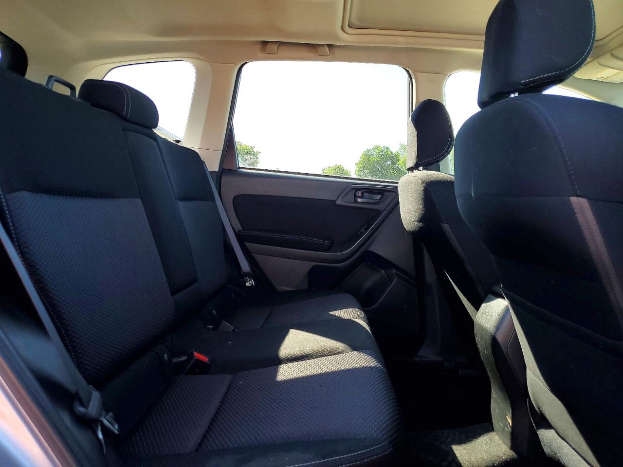 2014 Subaru Forester 2.5i Premium Серебряный vin: JF2SJAEC1EH424246