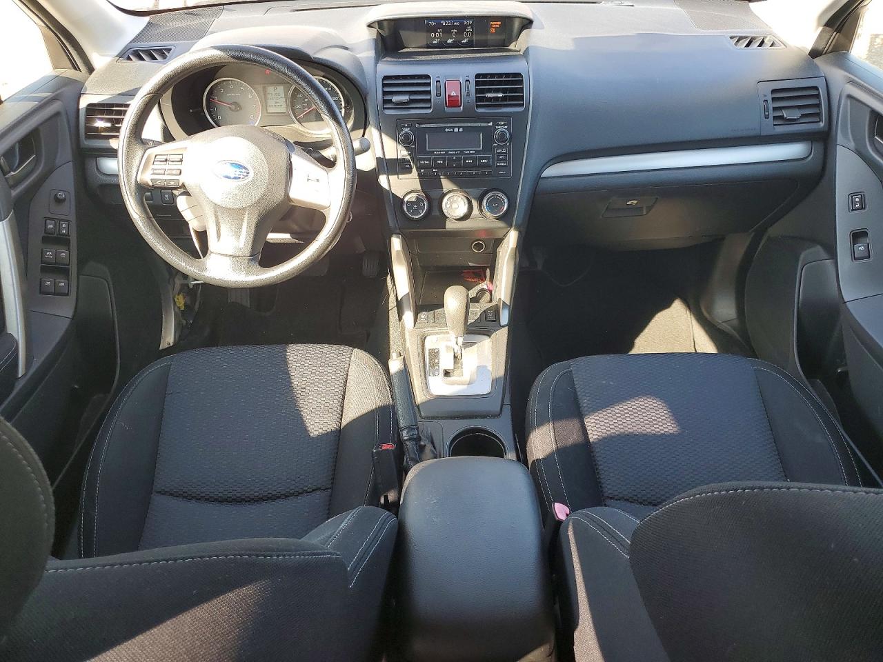 2014 Subaru Forester 2.5i Premium Серебряный vin: JF2SJAEC1EH424246