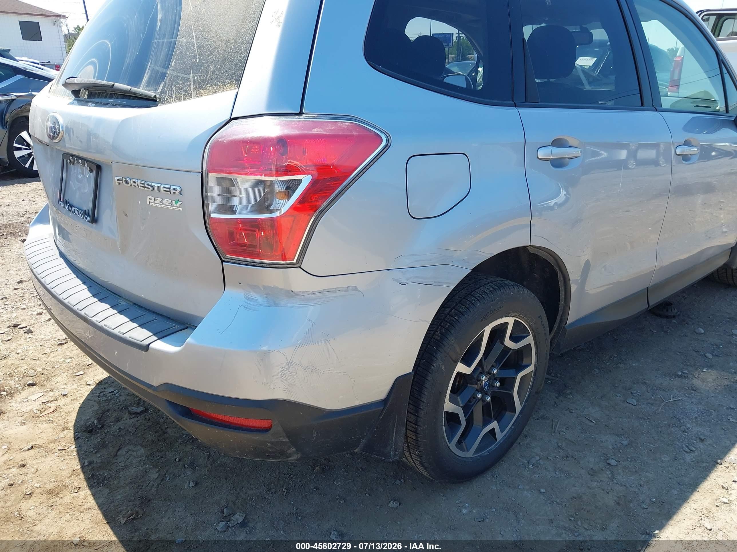 2014 Subaru Forester 2.5i Premium Silver vin: JF2SJAEC1EH453469