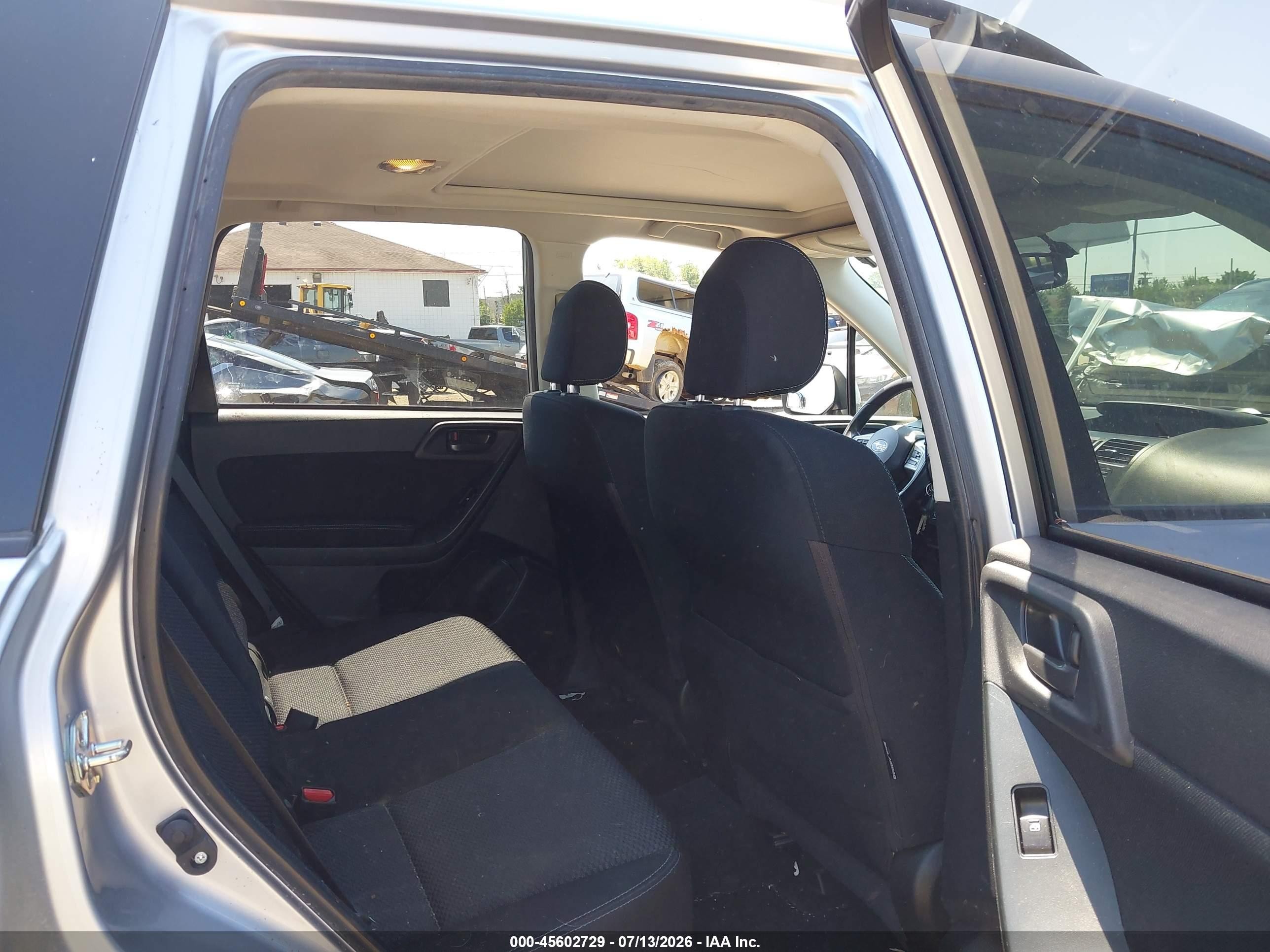 2014 Subaru Forester 2.5i Premium Silver vin: JF2SJAEC1EH453469