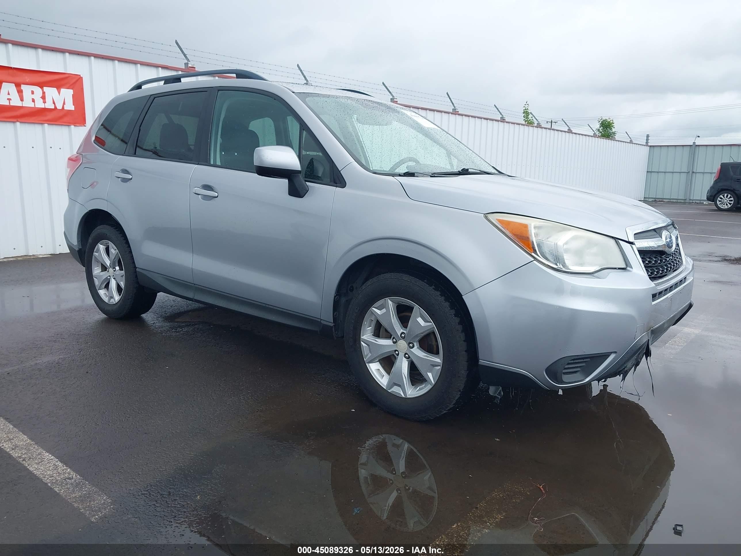 2014 Subaru Forester 2.5i Premium Silver vin: JF2SJAEC1EH527876