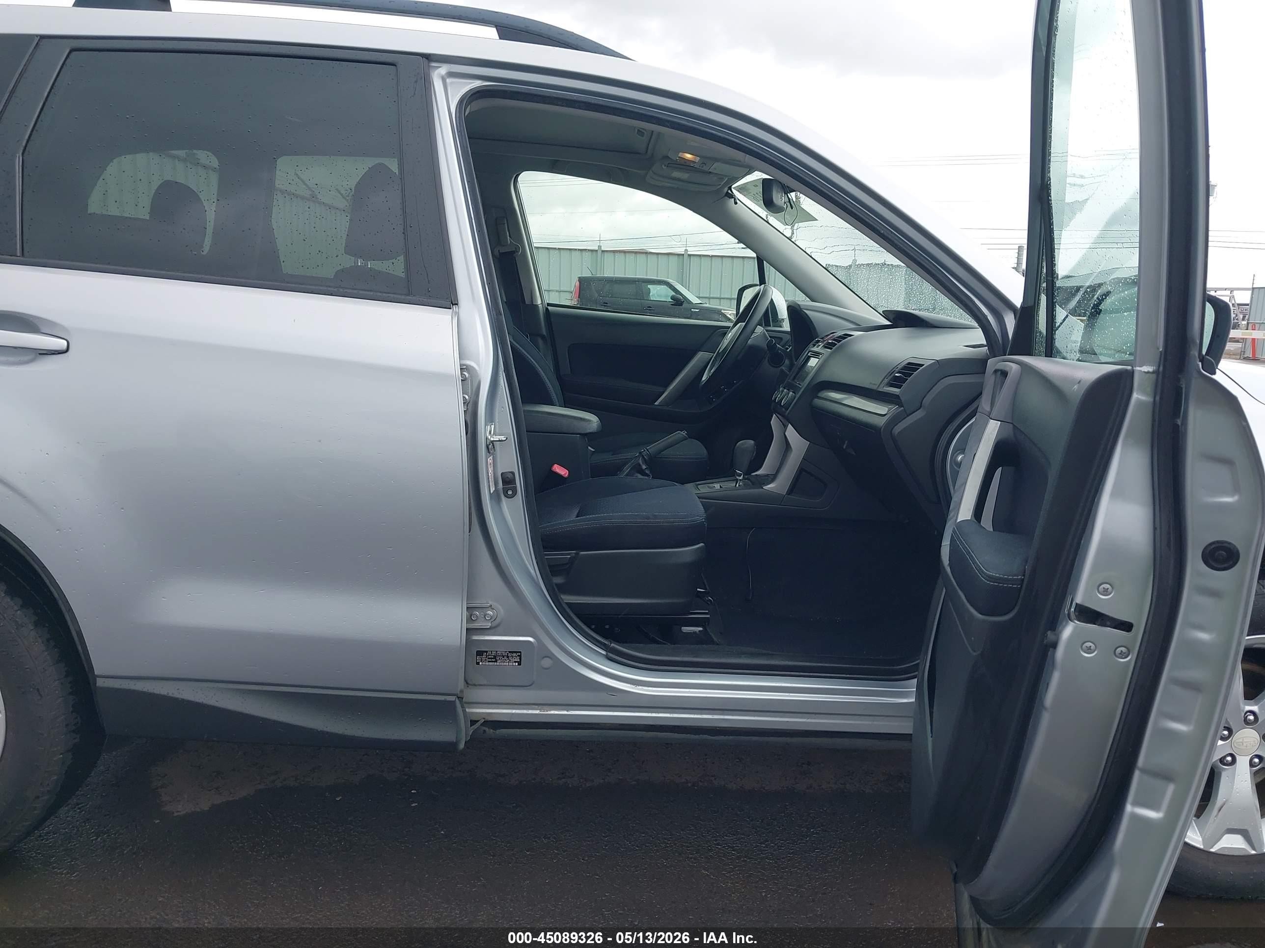 2014 Subaru Forester 2.5i Premium Silver vin: JF2SJAEC1EH527876
