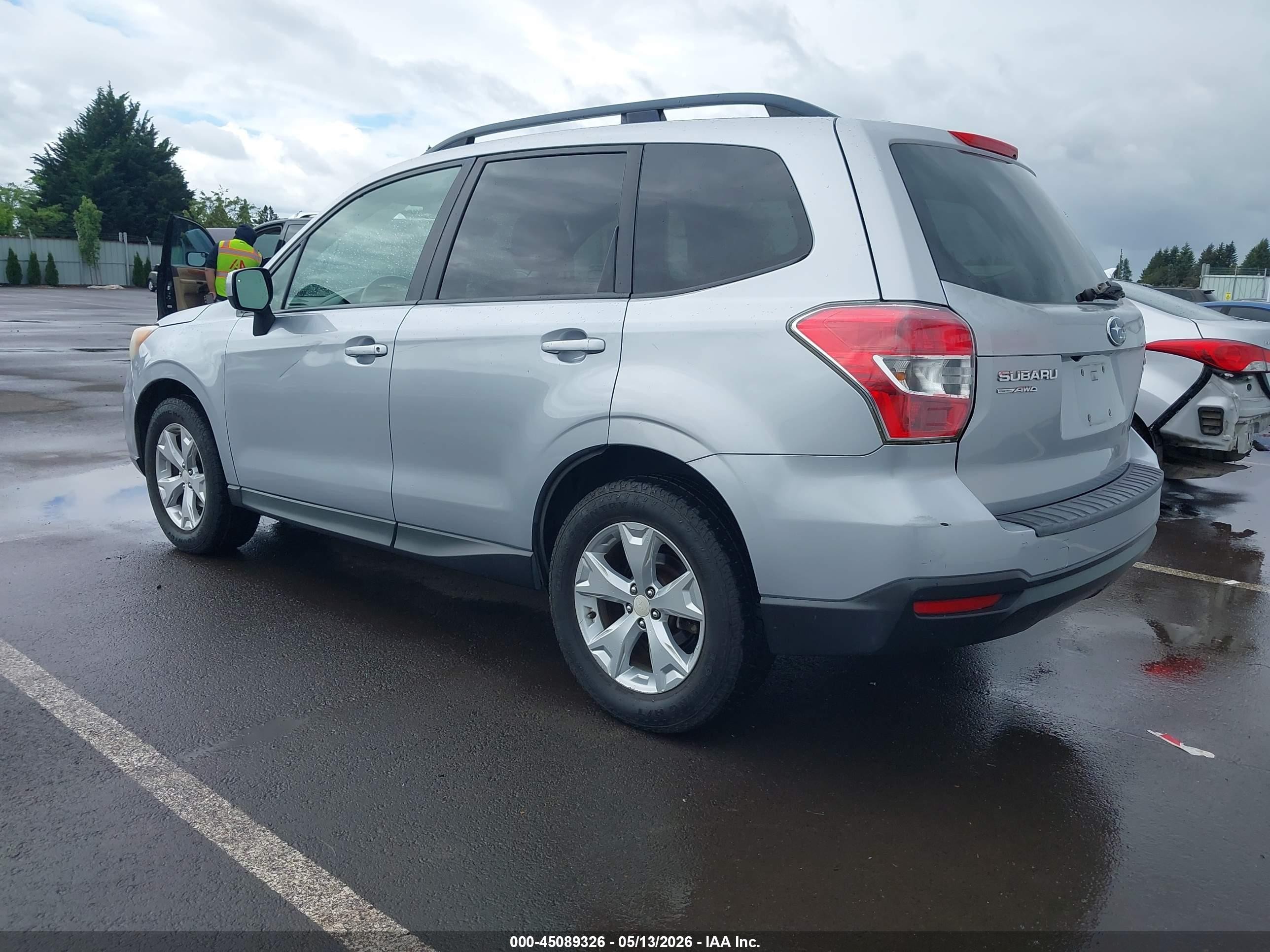 2014 Subaru Forester 2.5i Premium Silver vin: JF2SJAEC1EH527876