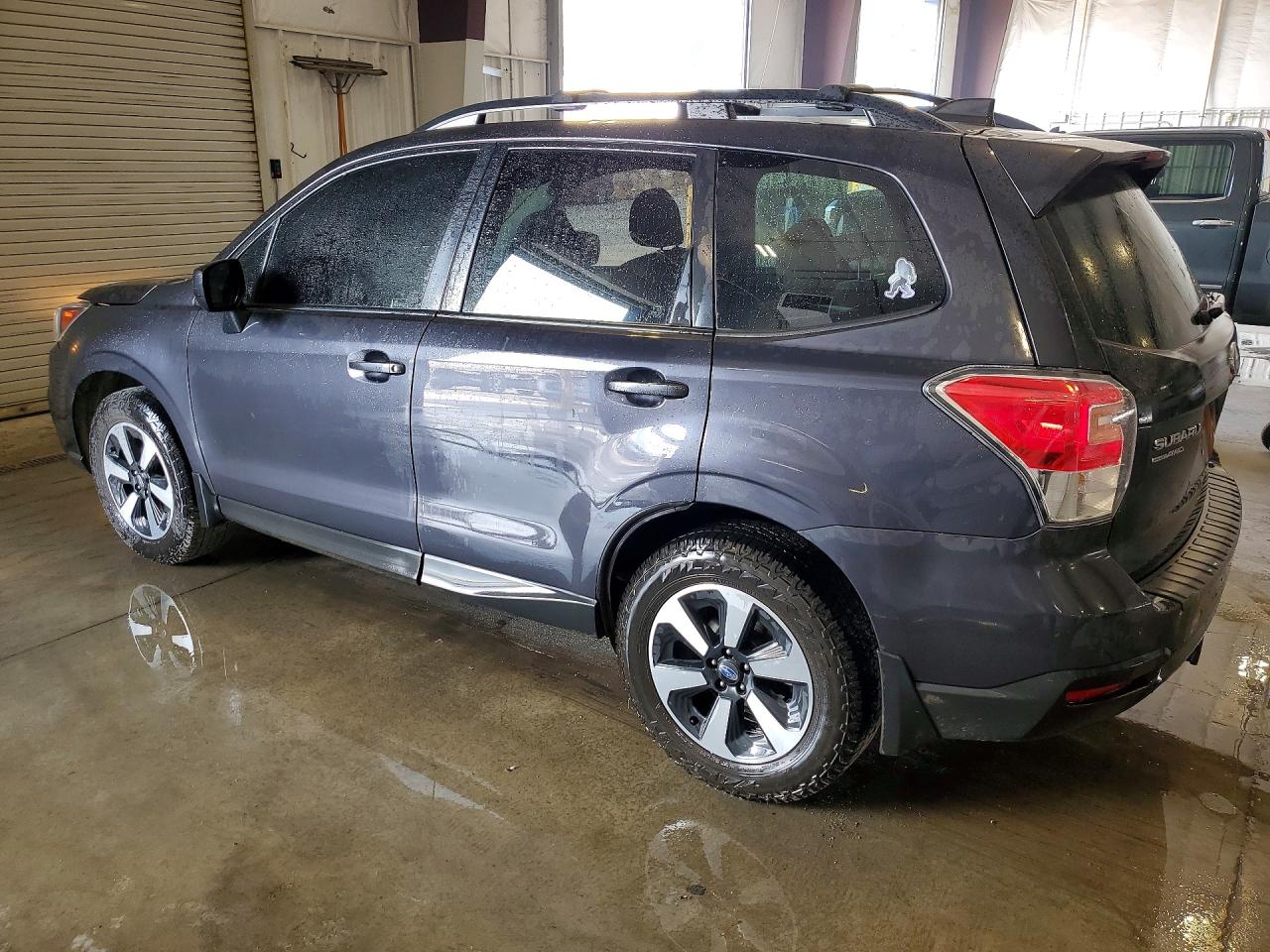 2018 Subaru Forester 2.5i Premium Серый vin: JF2SJAEC1JG552390