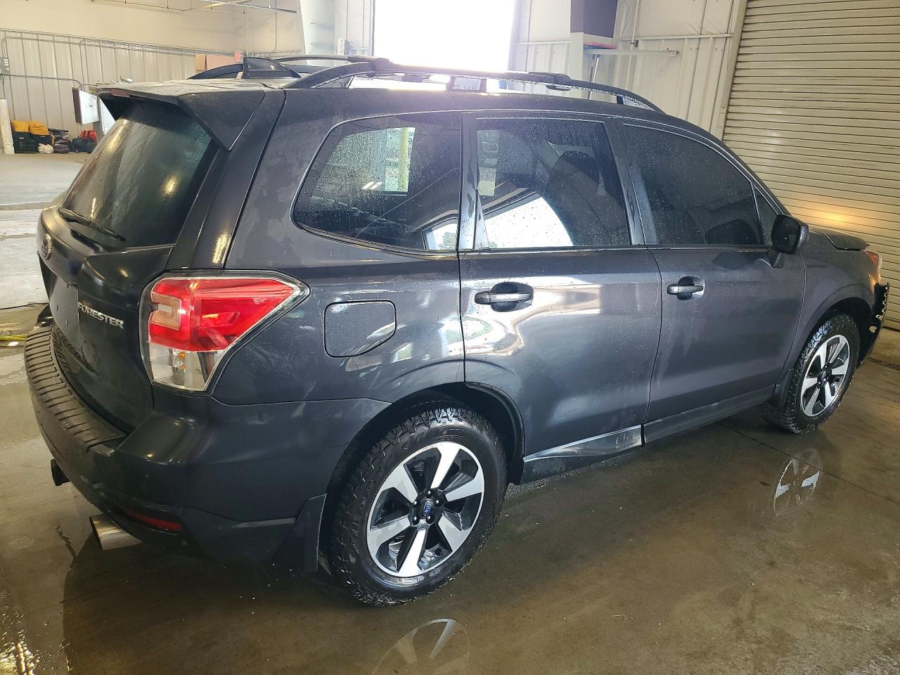 2018 Subaru Forester 2.5i Premium Серый vin: JF2SJAEC1JG552390