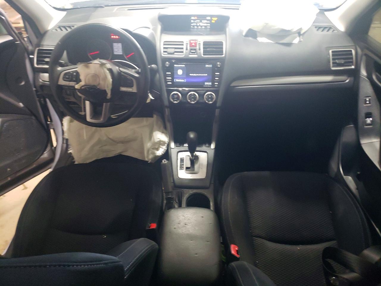 2018 Subaru Forester 2.5i Premium Silver vin: JF2SJAEC1JH512501