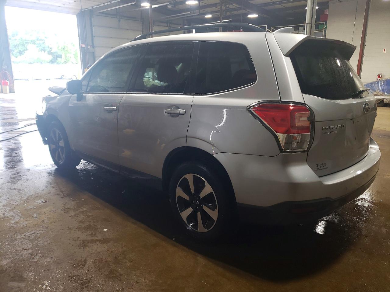 2018 Subaru Forester 2.5i Premium Silver vin: JF2SJAEC1JH512501