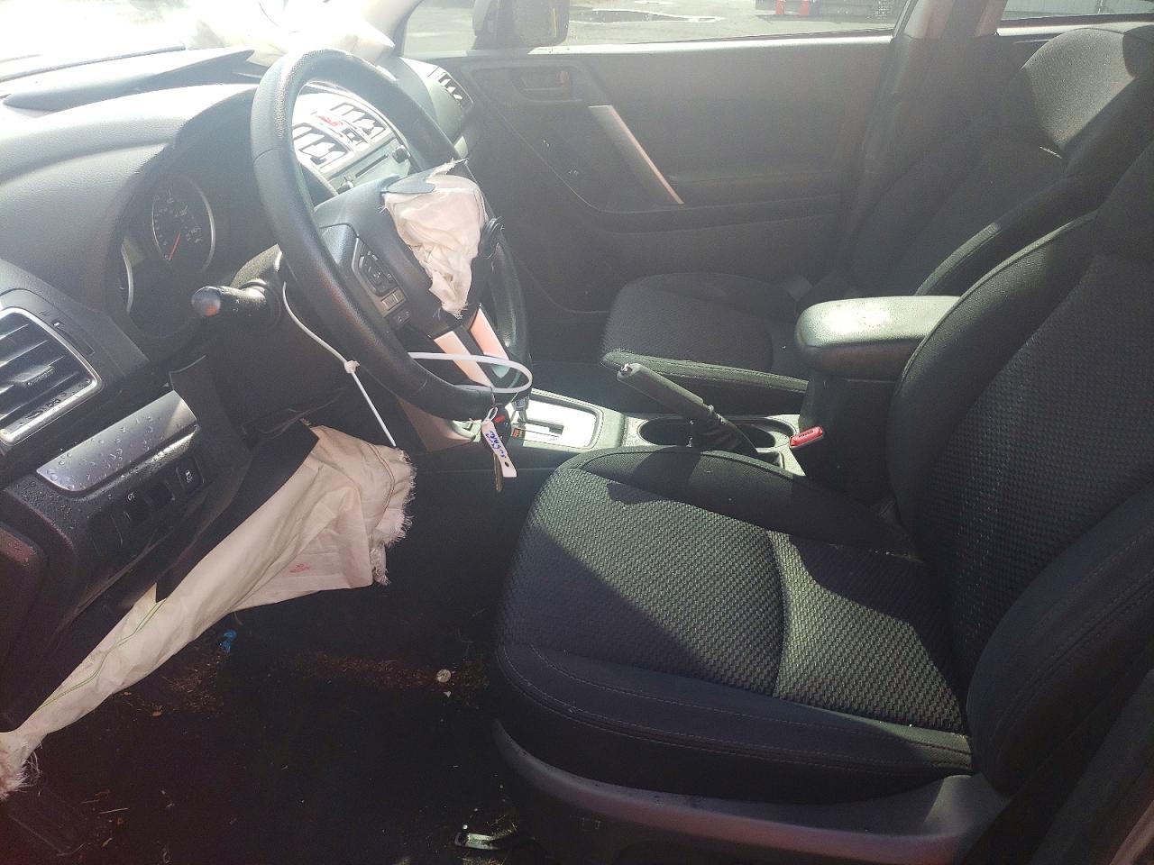 2018 Subaru Forester 2.5i Premium Silver vin: JF2SJAEC1JH512501
