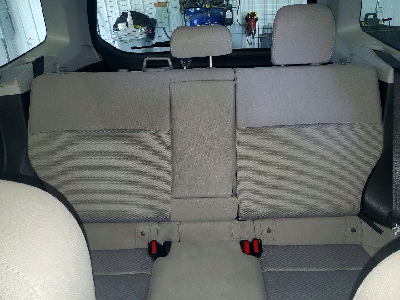 2018 Subaru Forester 2.5i Premium White vin: JF2SJAEC1JH570950