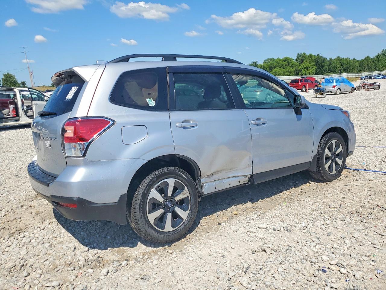 2018 Subaru Forester 2.5i Premium Серебряный vin: JF2SJAEC1JH610220
