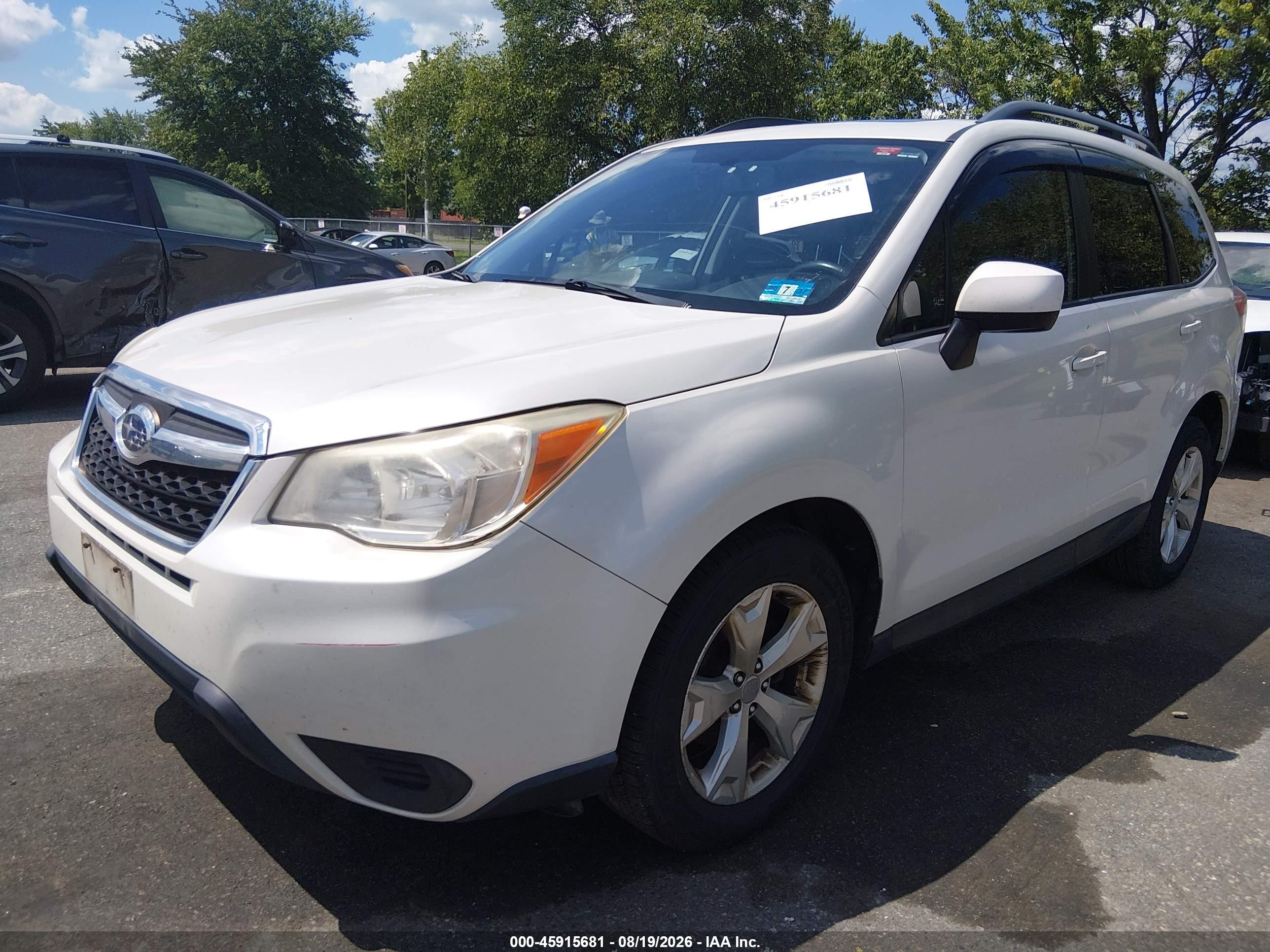 2014 Subaru Forester 2.5i Premium White vin: JF2SJAEC2EH470121