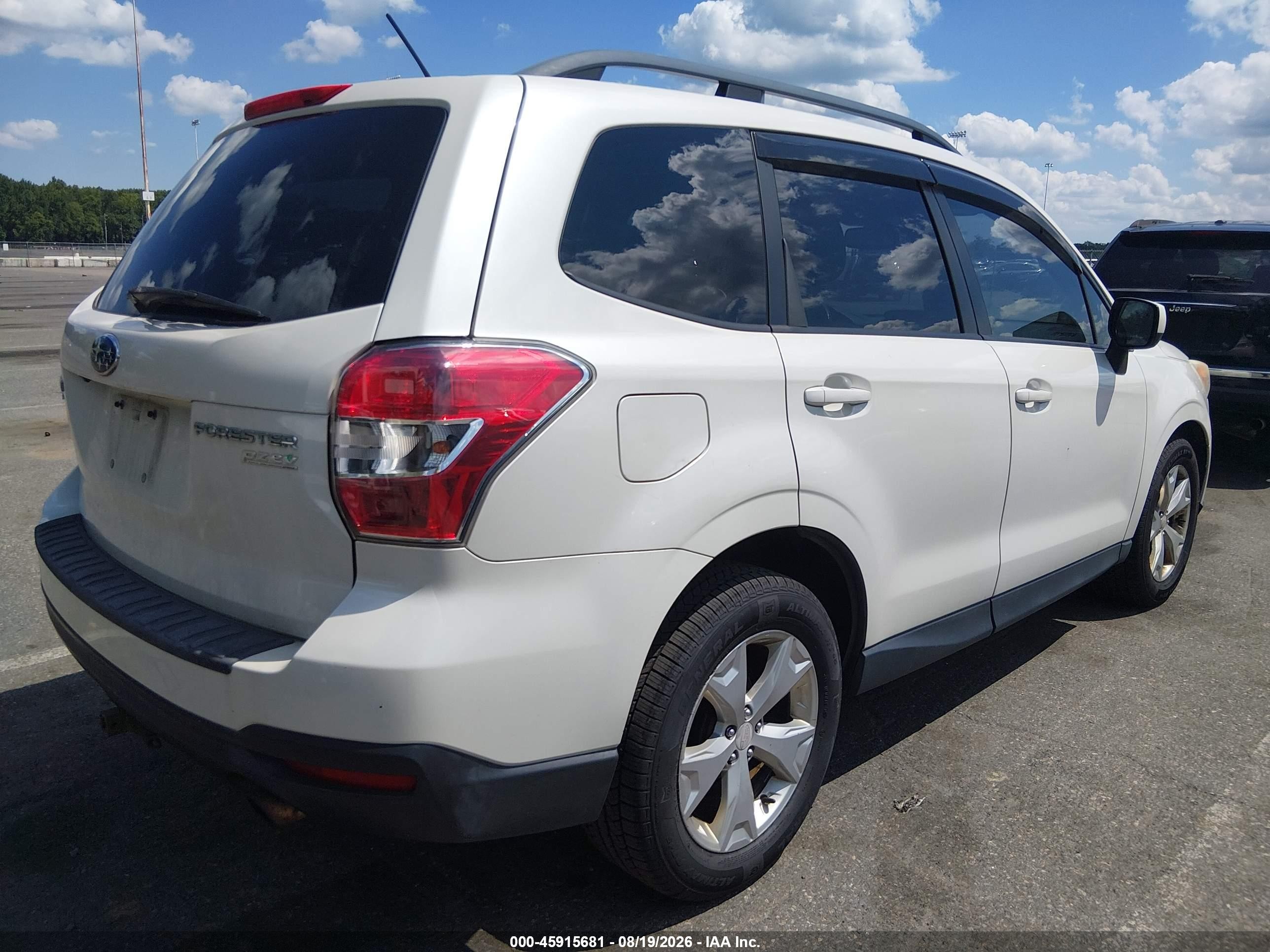 2014 Subaru Forester 2.5i Premium White vin: JF2SJAEC2EH470121