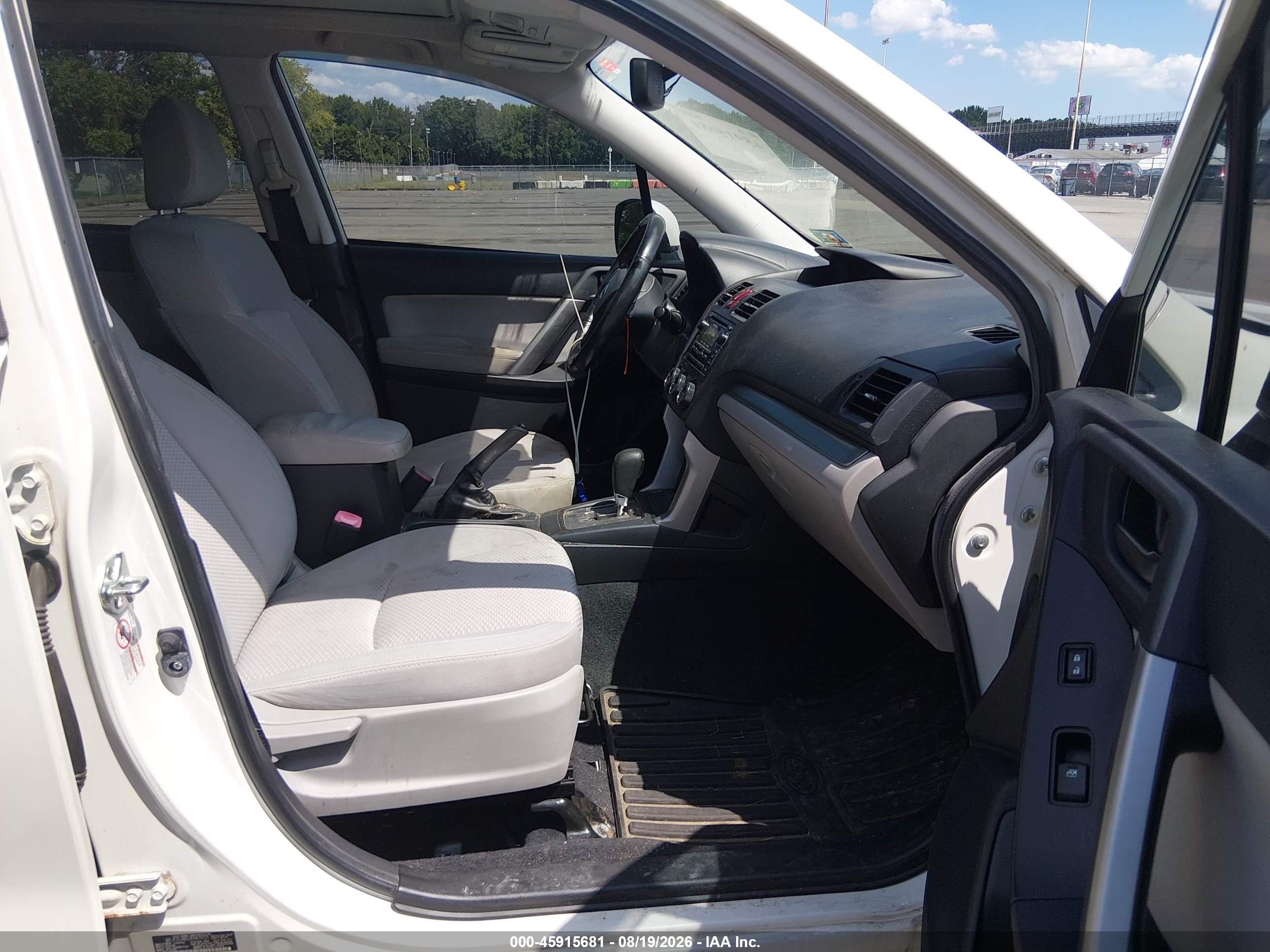 2014 Subaru Forester 2.5i Premium White vin: JF2SJAEC2EH470121