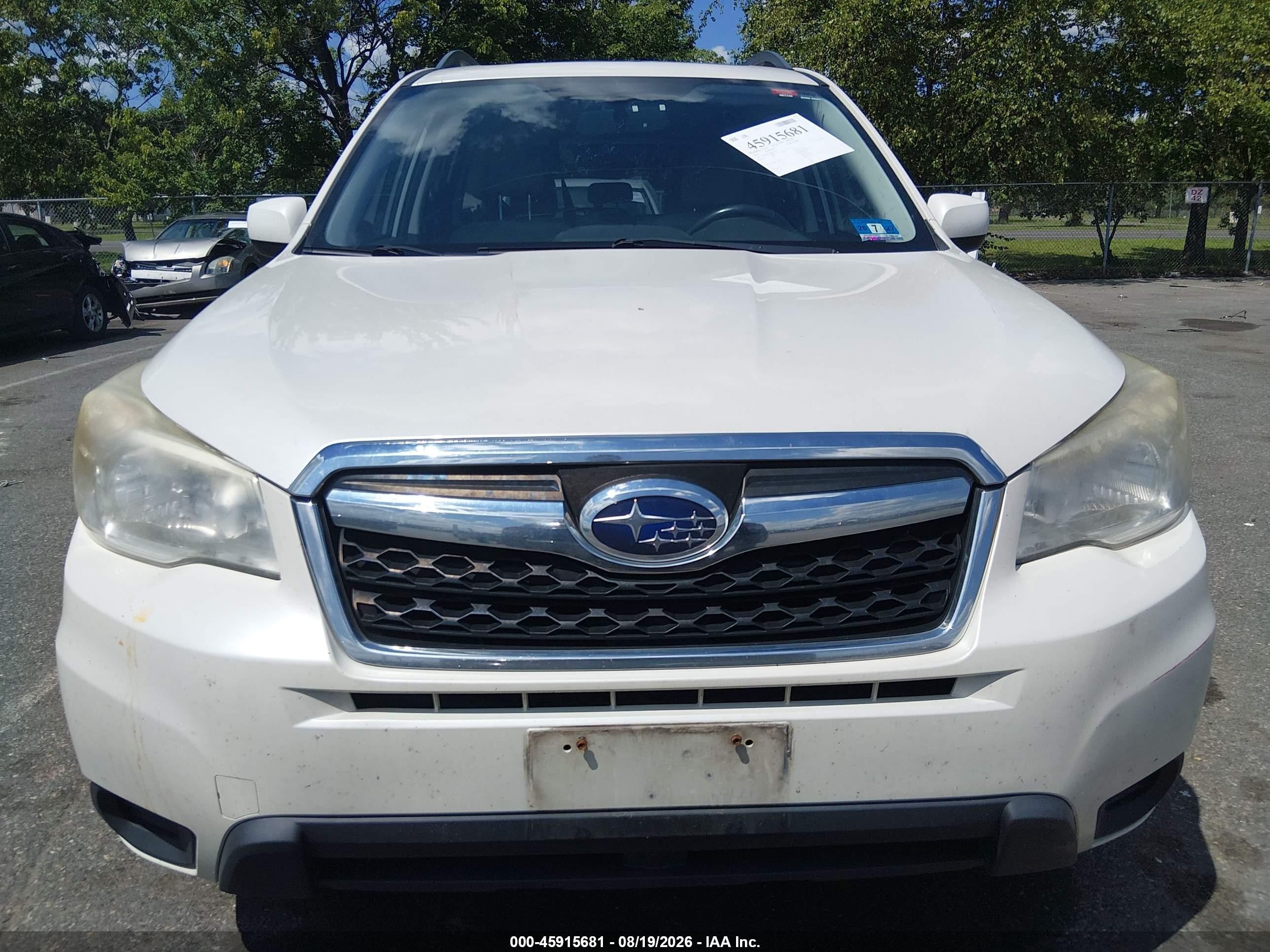2014 Subaru Forester 2.5i Premium White vin: JF2SJAEC2EH470121