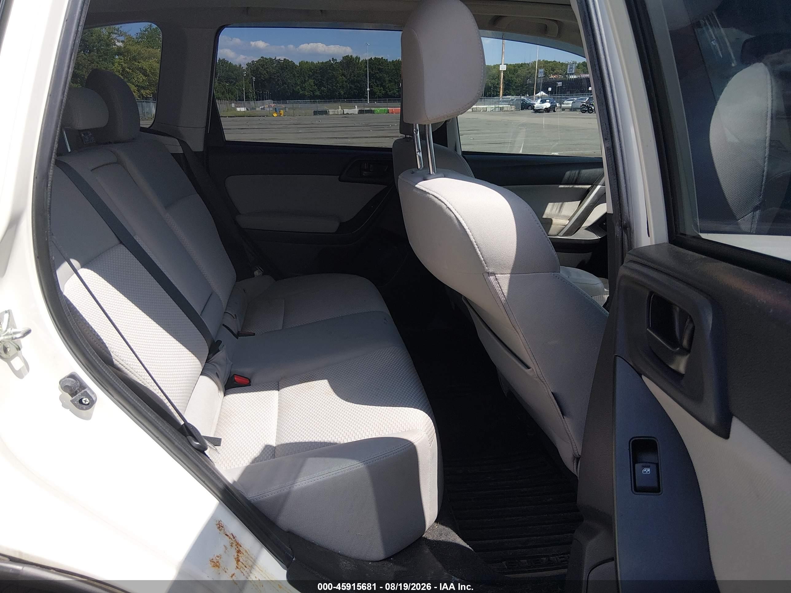 2014 Subaru Forester 2.5i Premium White vin: JF2SJAEC2EH470121