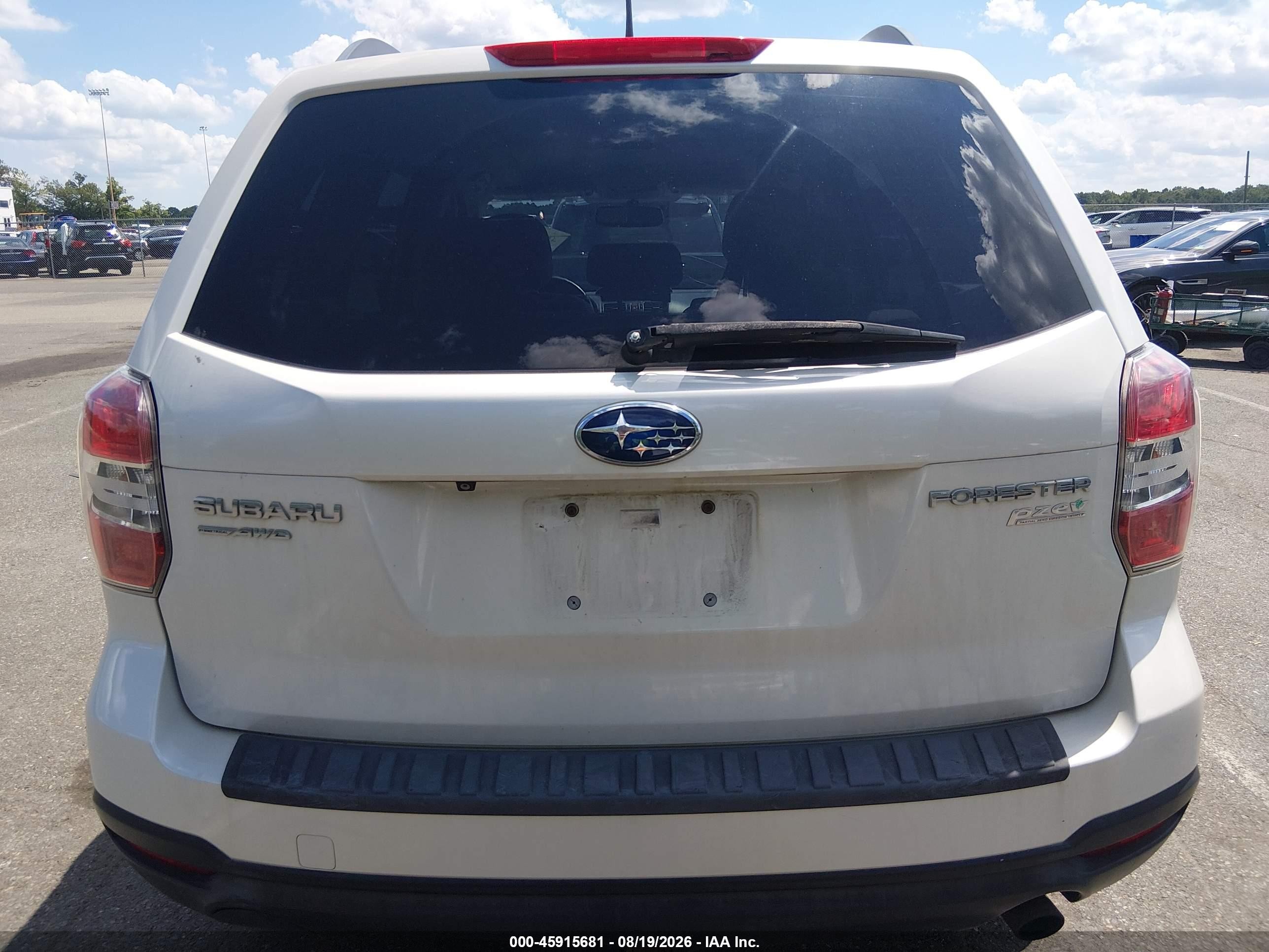 2014 Subaru Forester 2.5i Premium White vin: JF2SJAEC2EH470121