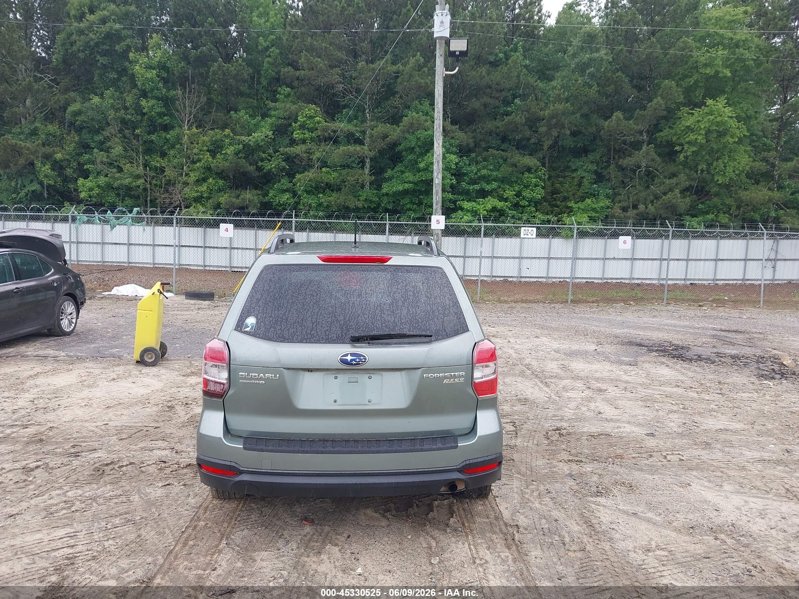2014 Subaru Forester 2.5i Premium Green vin: JF2SJAEC2EH492801