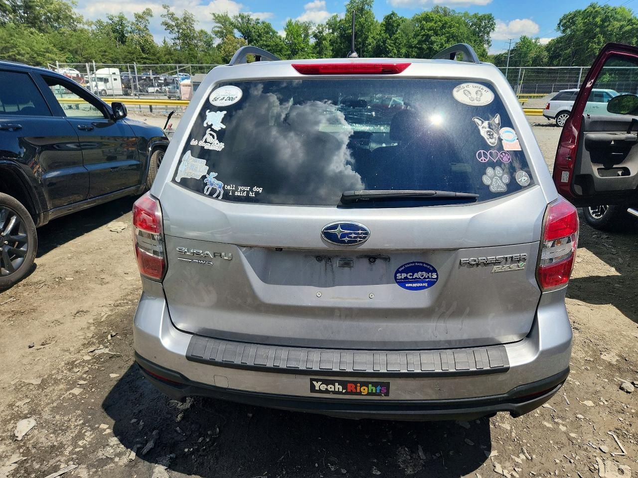 2014 Subaru Forester 2.5i Premium Silver vin: JF2SJAEC2EH519432