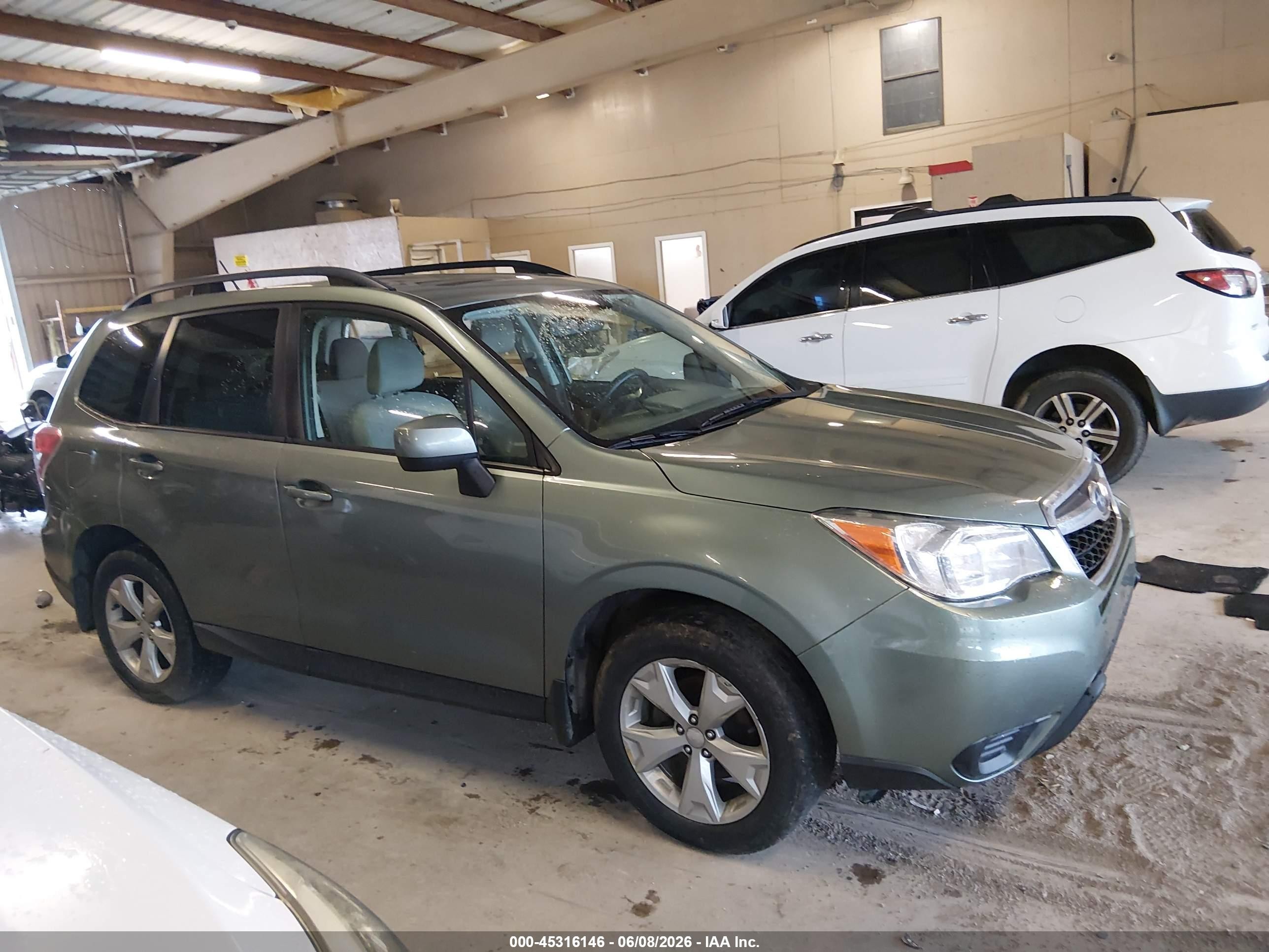2014 Subaru Forester 2.5i Premium Зеленый vin: JF2SJAEC2EH545903