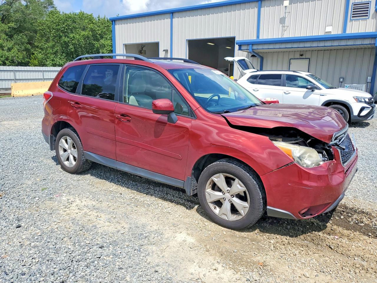 2014 Subaru Forester 2.5i Premium Burgundy vin: JF2SJAEC2EH432615