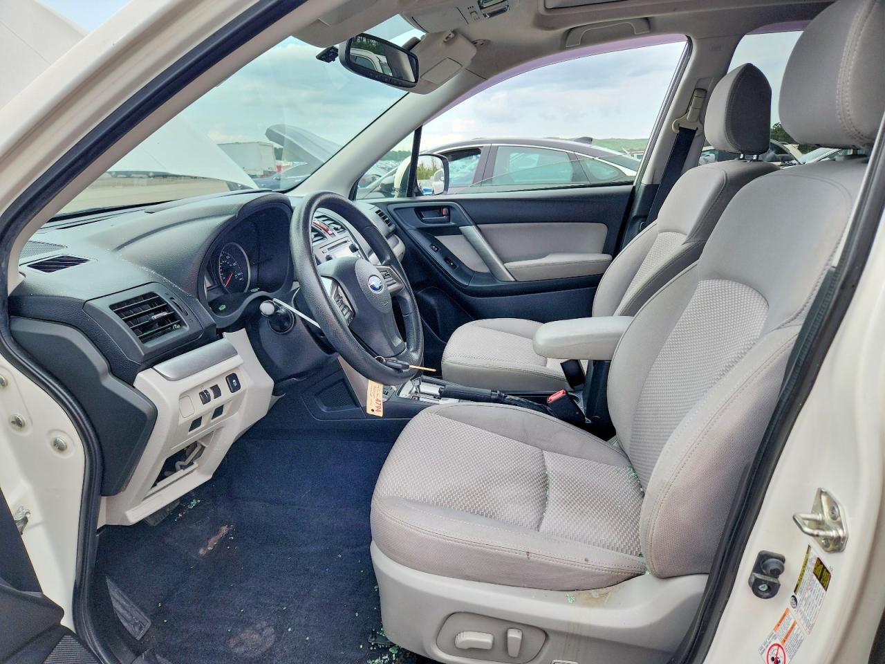 2014 Subaru Forester 2.5i Premium White vin: JF2SJAEC3EH422868