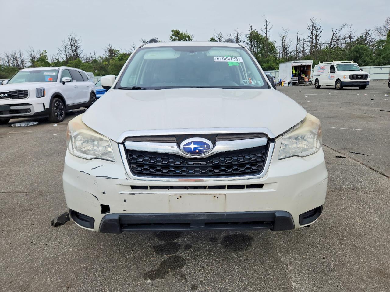2014 Subaru Forester 2.5i Premium White vin: JF2SJAEC3EH422868