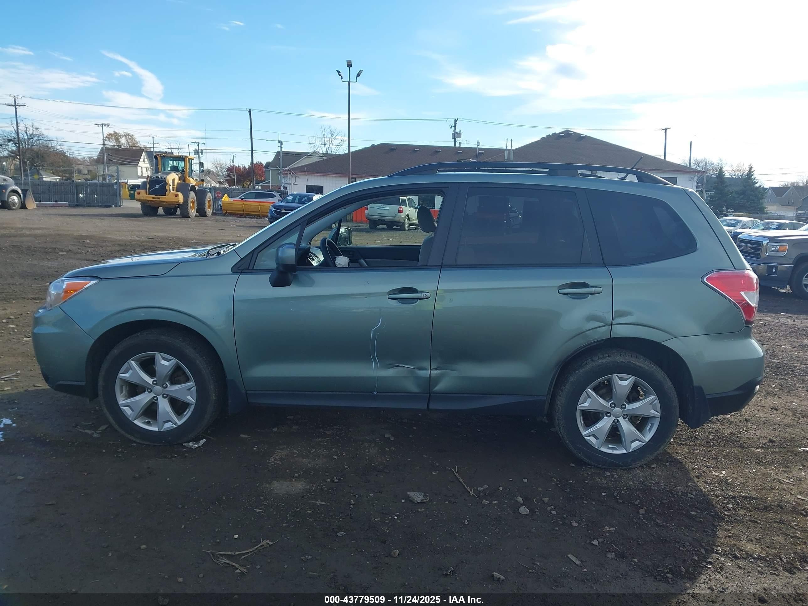 2014 Subaru Forester 2.5i Premium Green vin: JF2SJAEC3EH426659