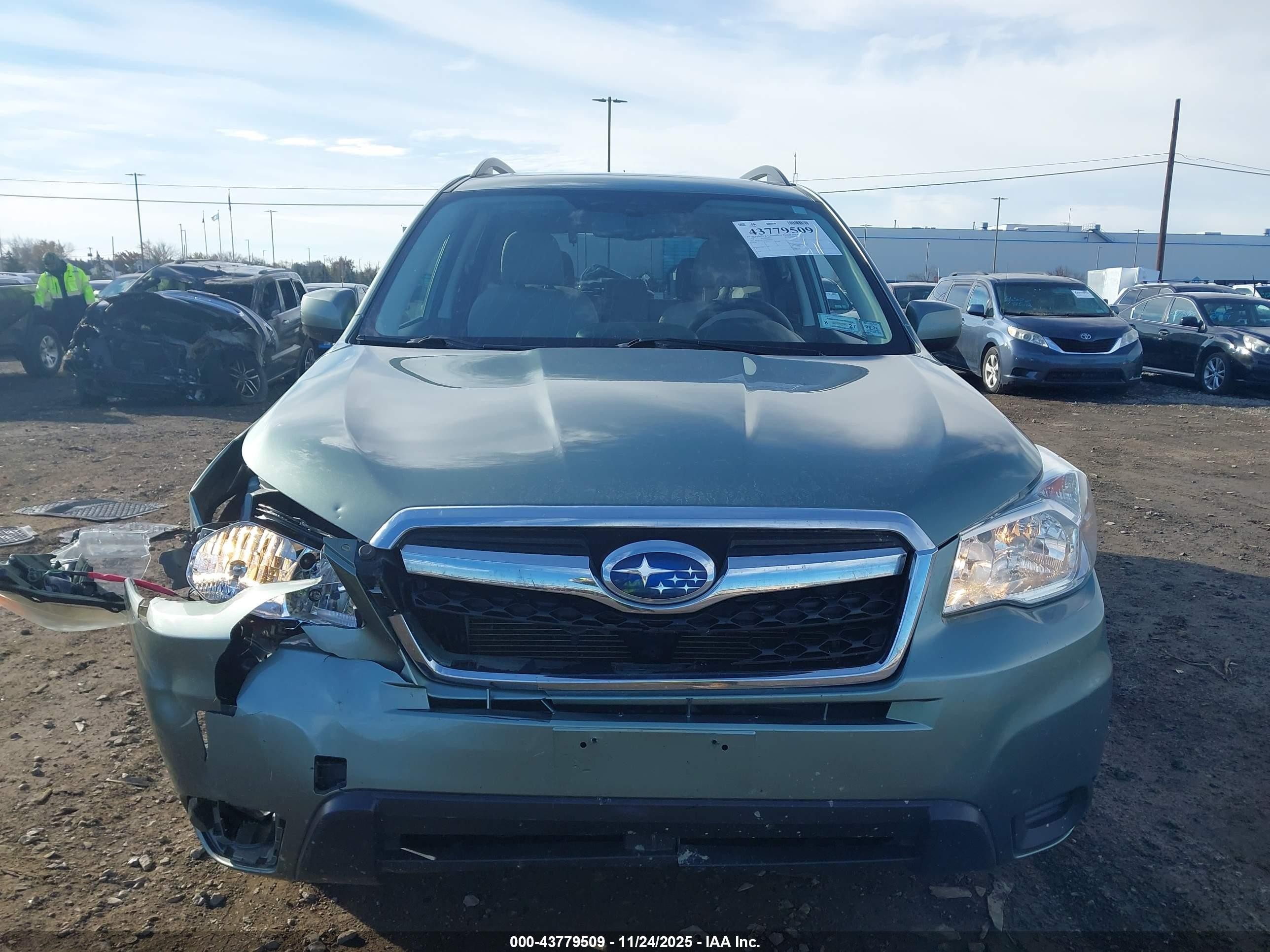 2014 Subaru Forester 2.5i Premium Green vin: JF2SJAEC3EH426659