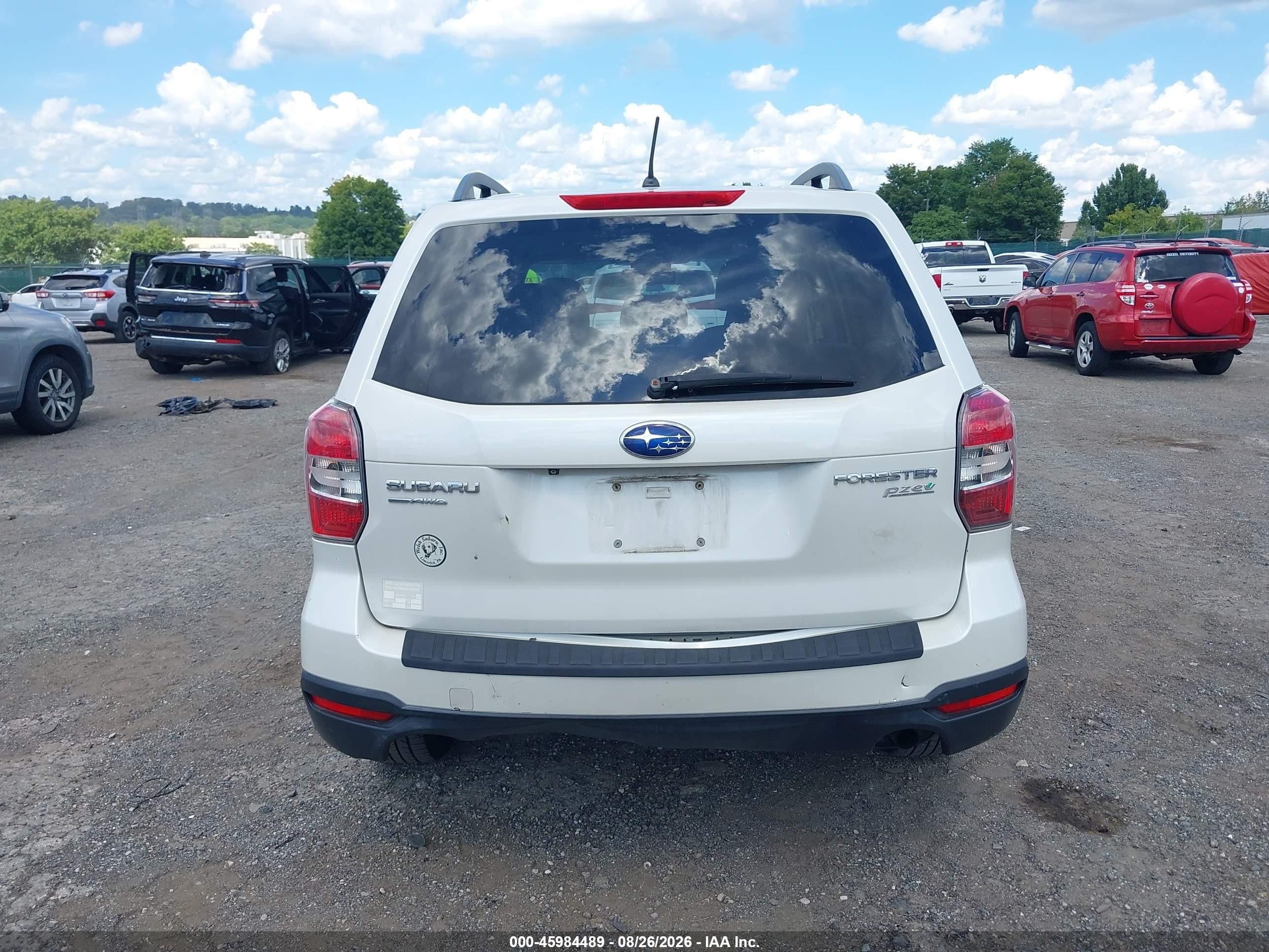 2014 Subaru Forester 2.5i Premium White vin: JF2SJAEC3EH481628