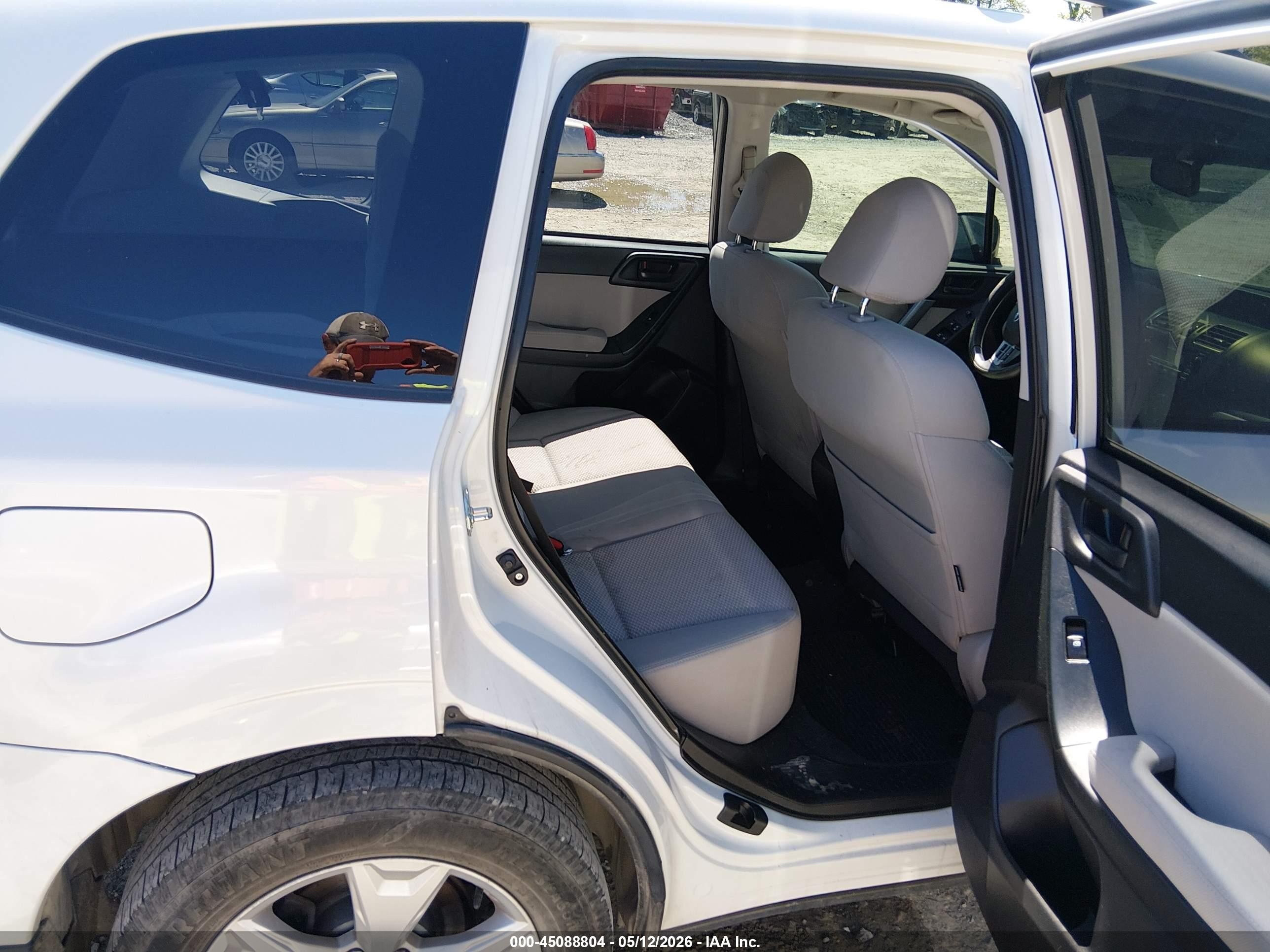2014 Subaru Forester 2.5i Premium White vin: JF2SJAEC3EH485369