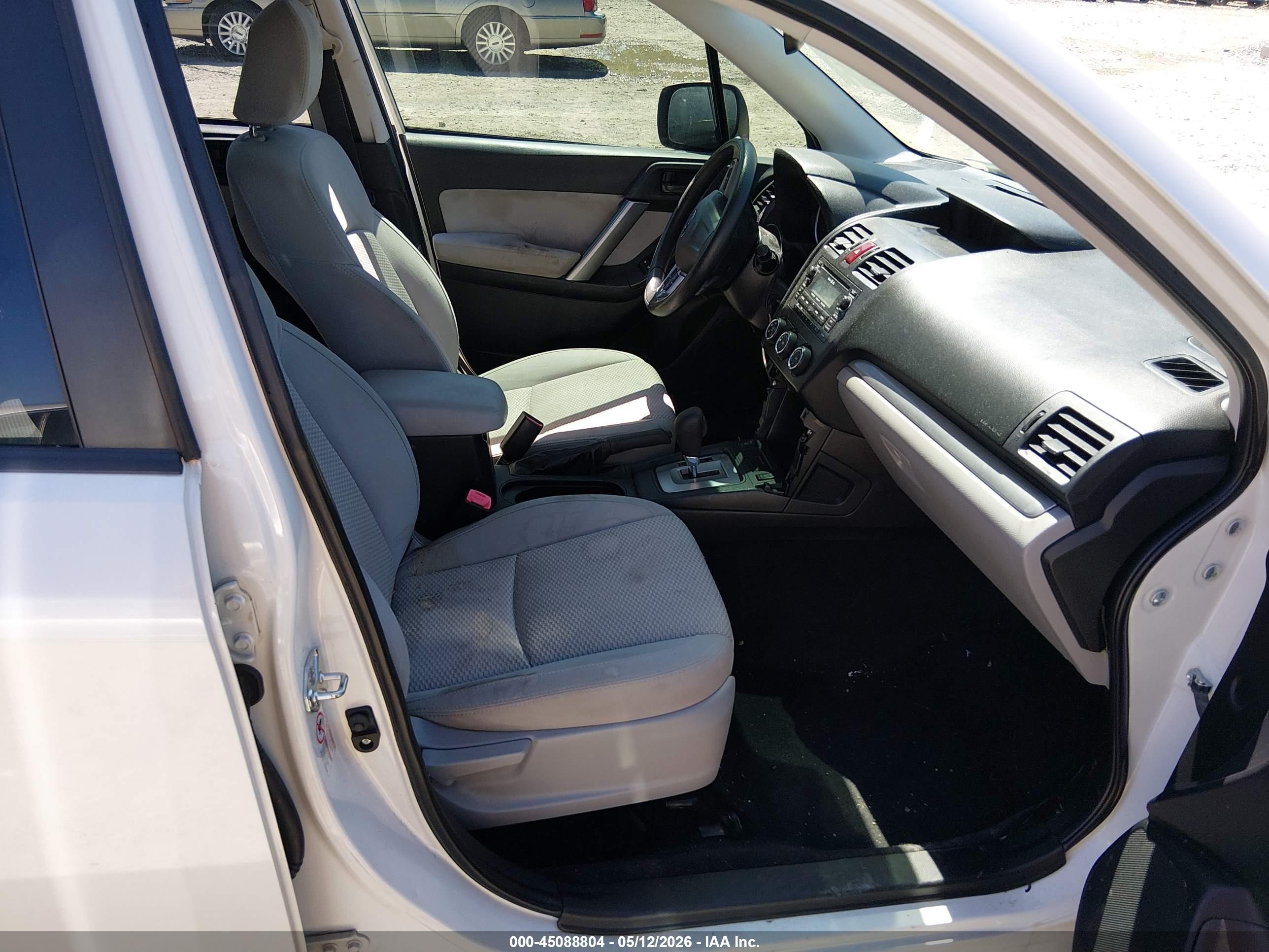 2014 Subaru Forester 2.5i Premium White vin: JF2SJAEC3EH485369