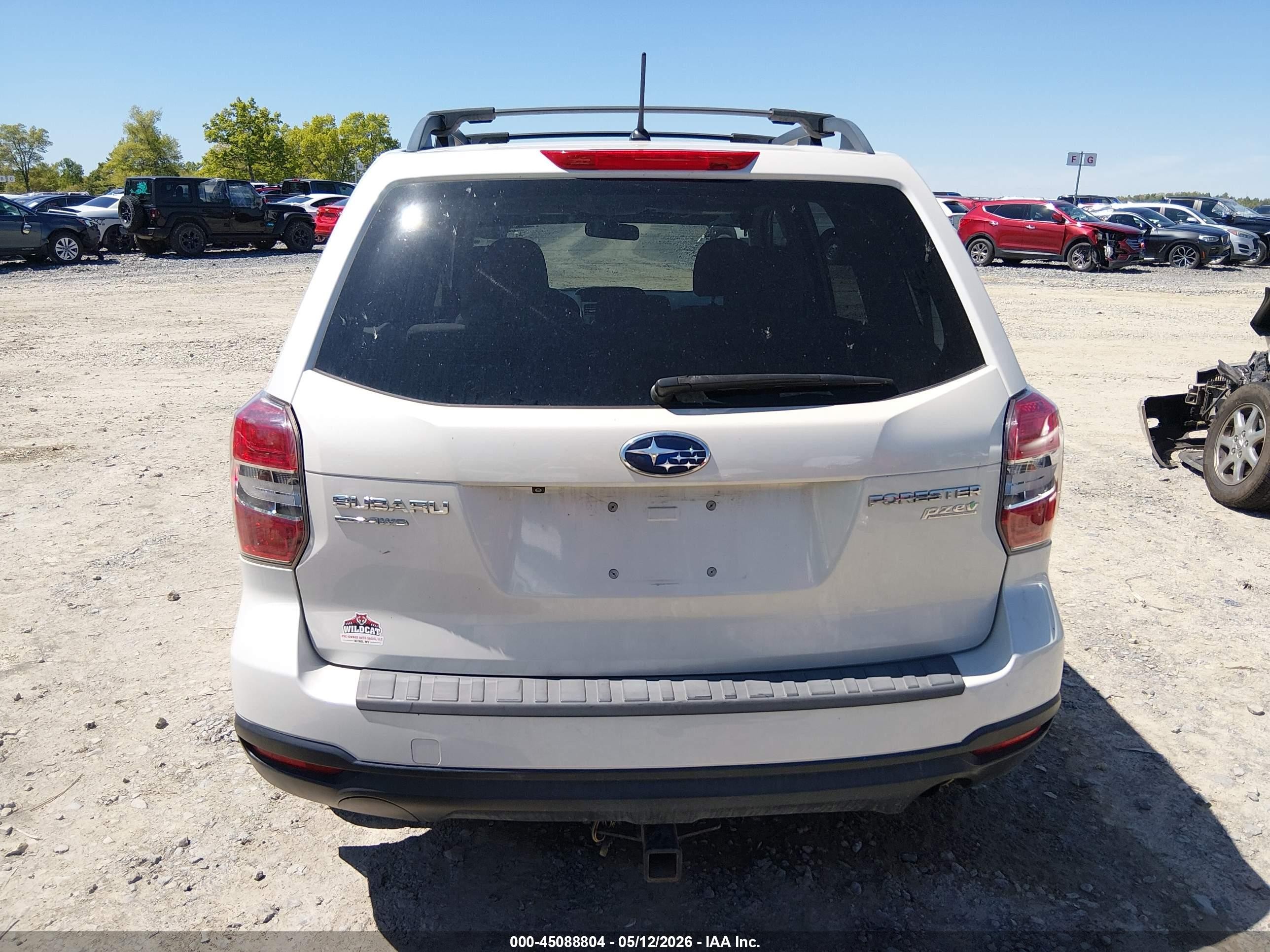 2014 Subaru Forester 2.5i Premium White vin: JF2SJAEC3EH485369