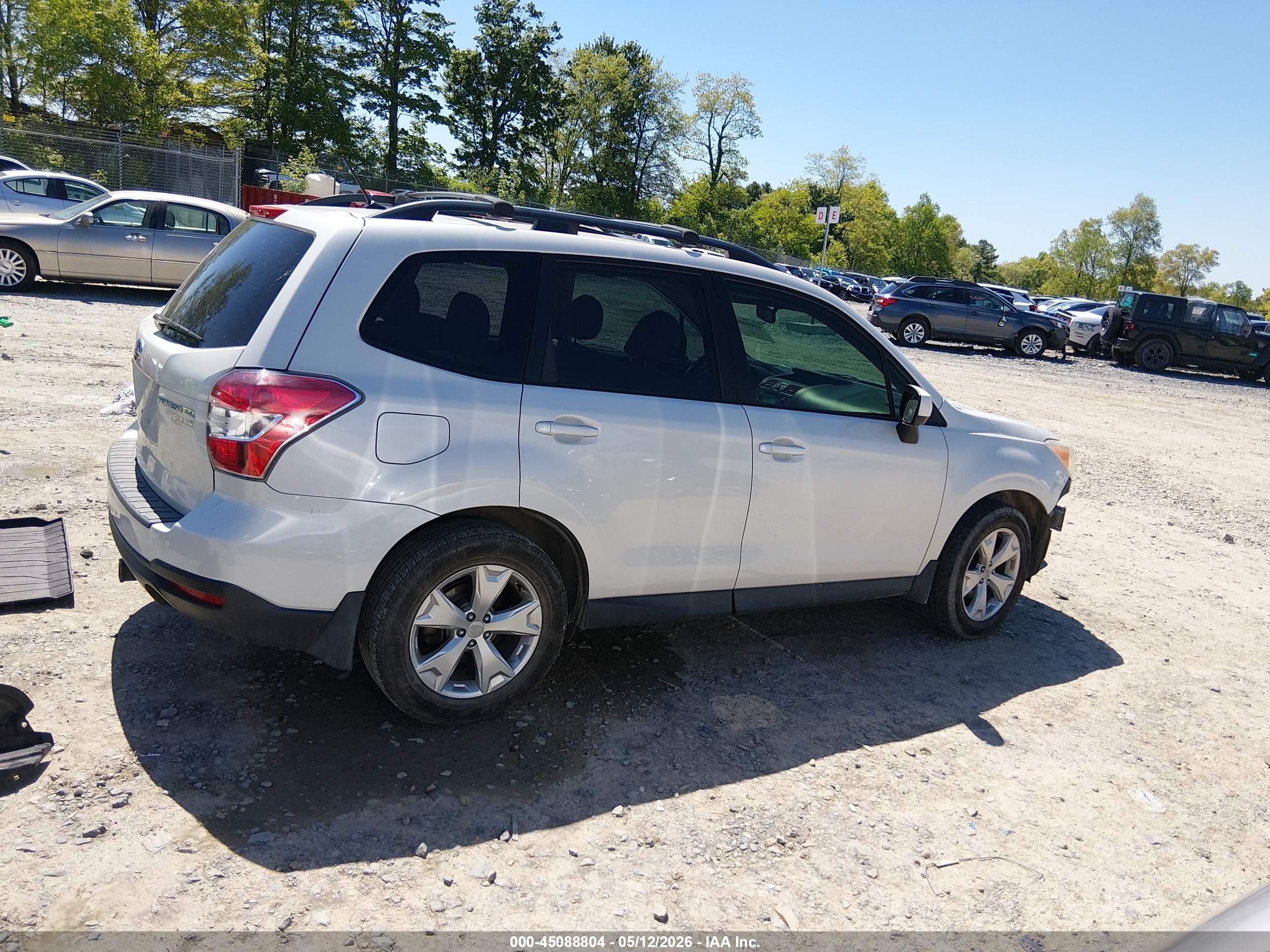 2014 Subaru Forester 2.5i Premium White vin: JF2SJAEC3EH485369