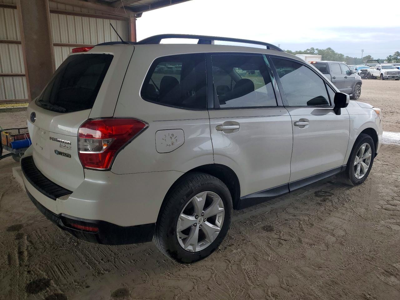 2014 Subaru Forester 2.5i Premium White vin: JF2SJAEC3EH530780