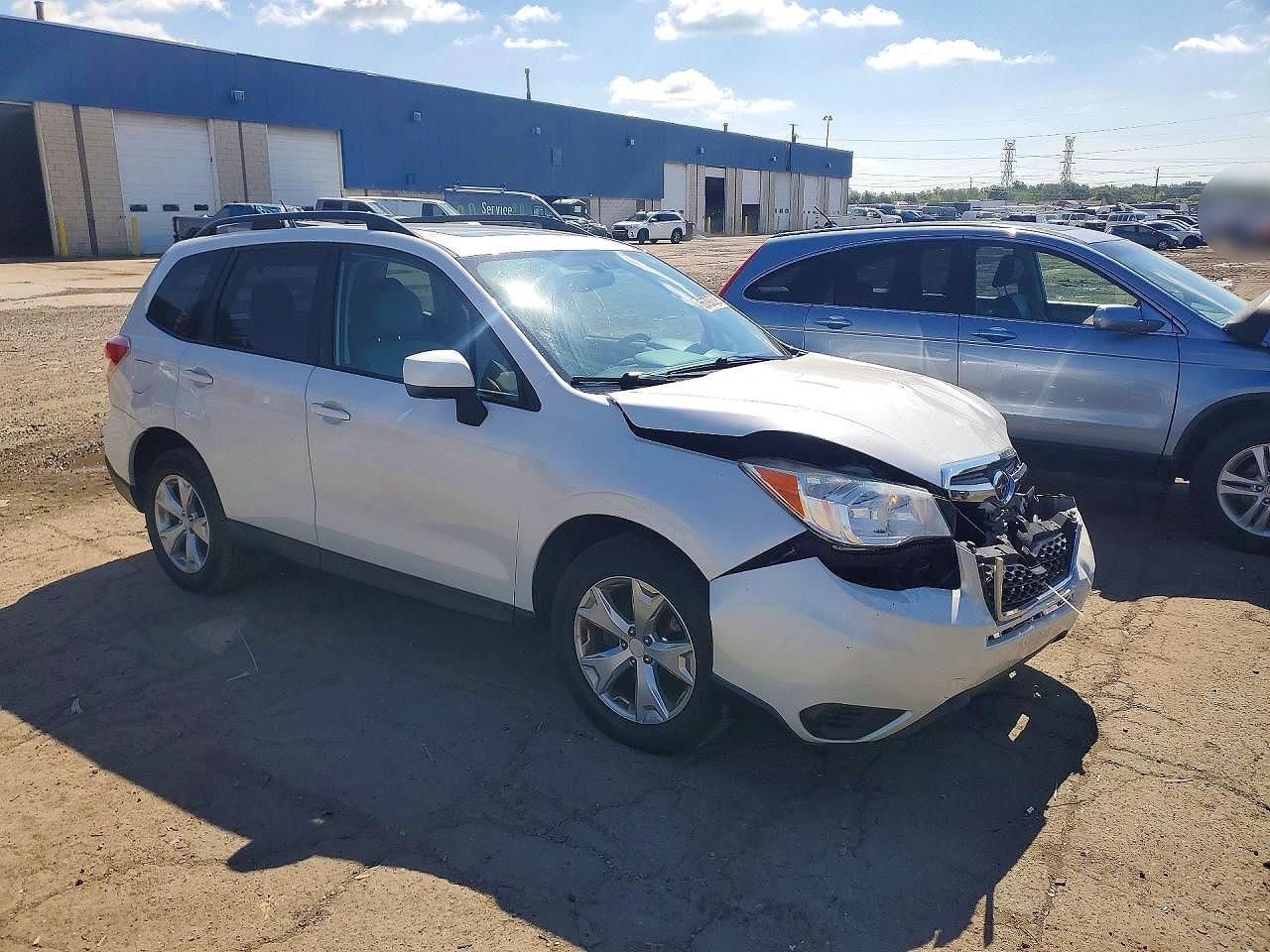 2014 Subaru Forester 2.5i Premium Белый vin: JF2SJAEC3EH546946