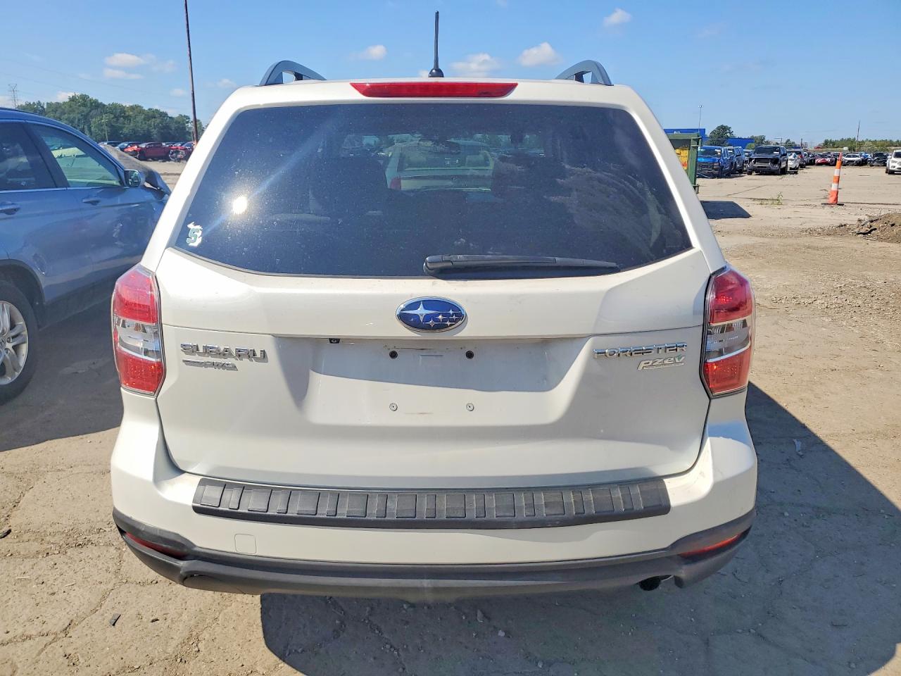 2014 Subaru Forester 2.5i Premium Белый vin: JF2SJAEC3EH546946