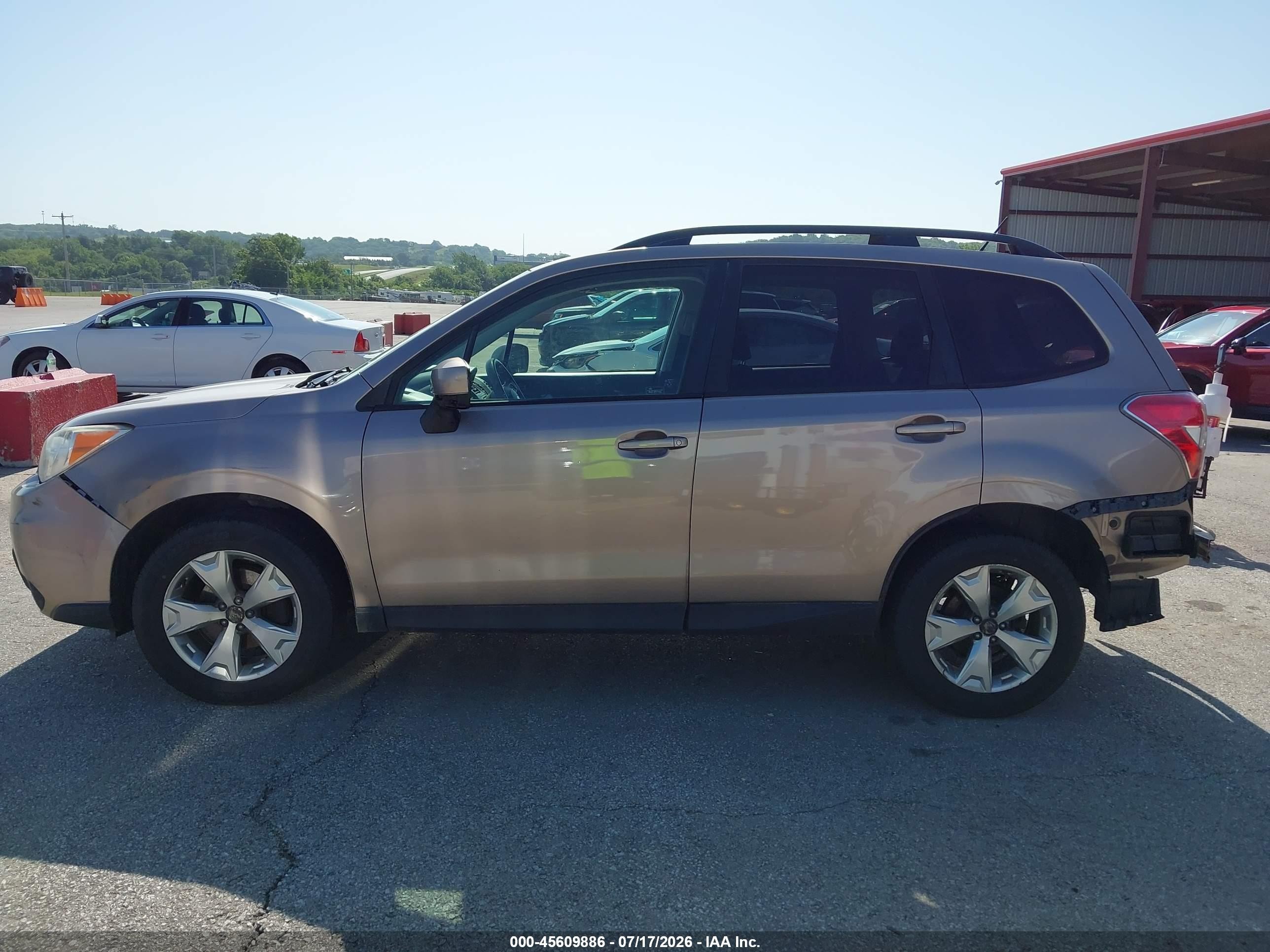 2014 Subaru Forester 2.5i Premium Tan vin: JF2SJAEC4EH429280
