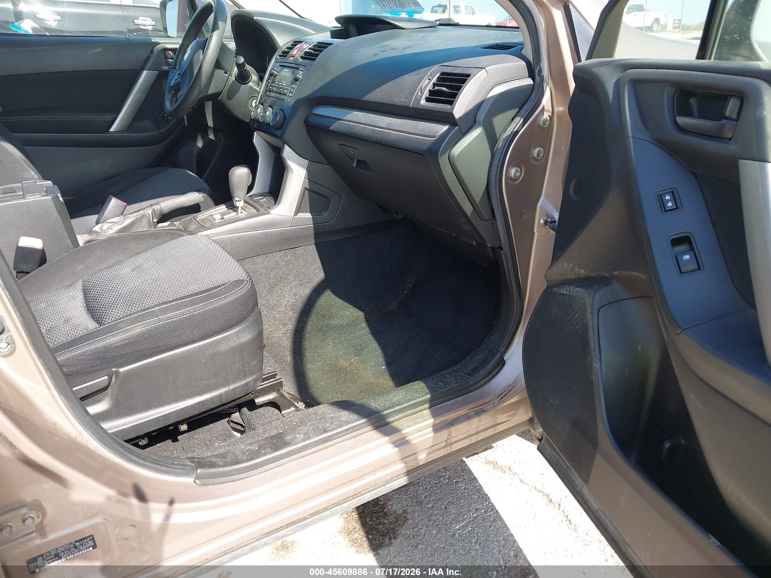2014 Subaru Forester 2.5i Premium Tan vin: JF2SJAEC4EH429280