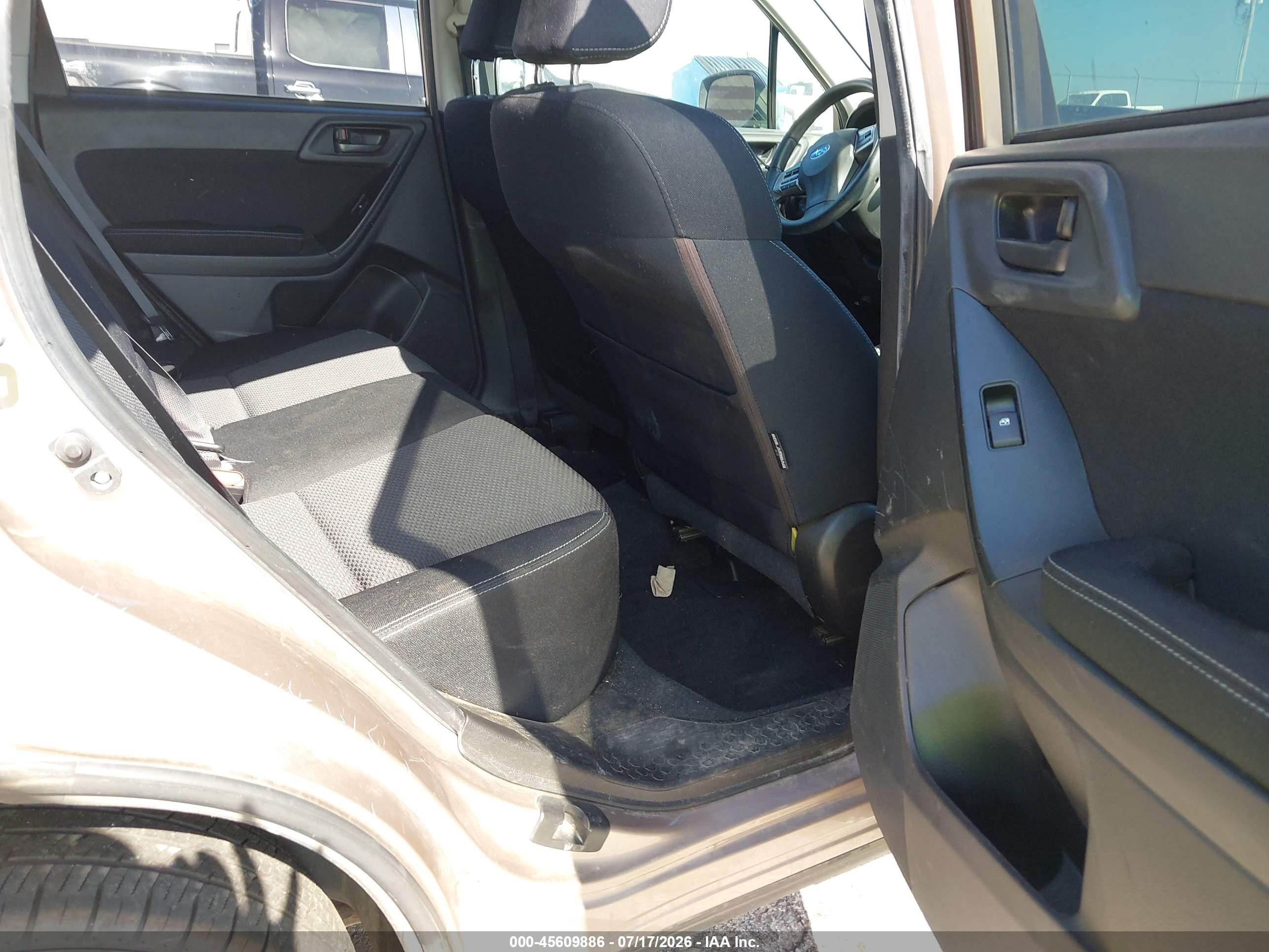 2014 Subaru Forester 2.5i Premium Tan vin: JF2SJAEC4EH429280