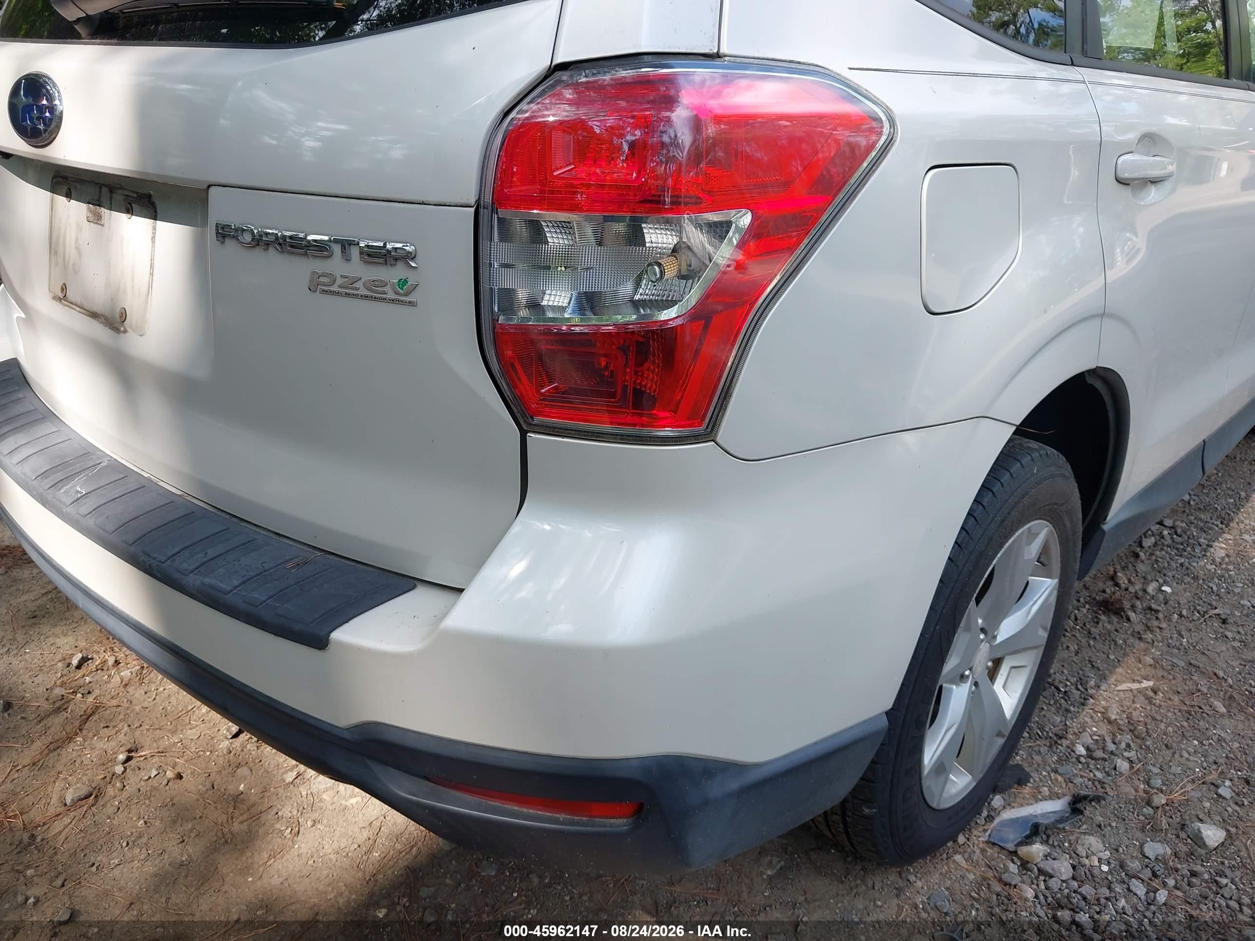 2014 Subaru Forester 2.5i Premium White vin: JF2SJAEC4EH484019