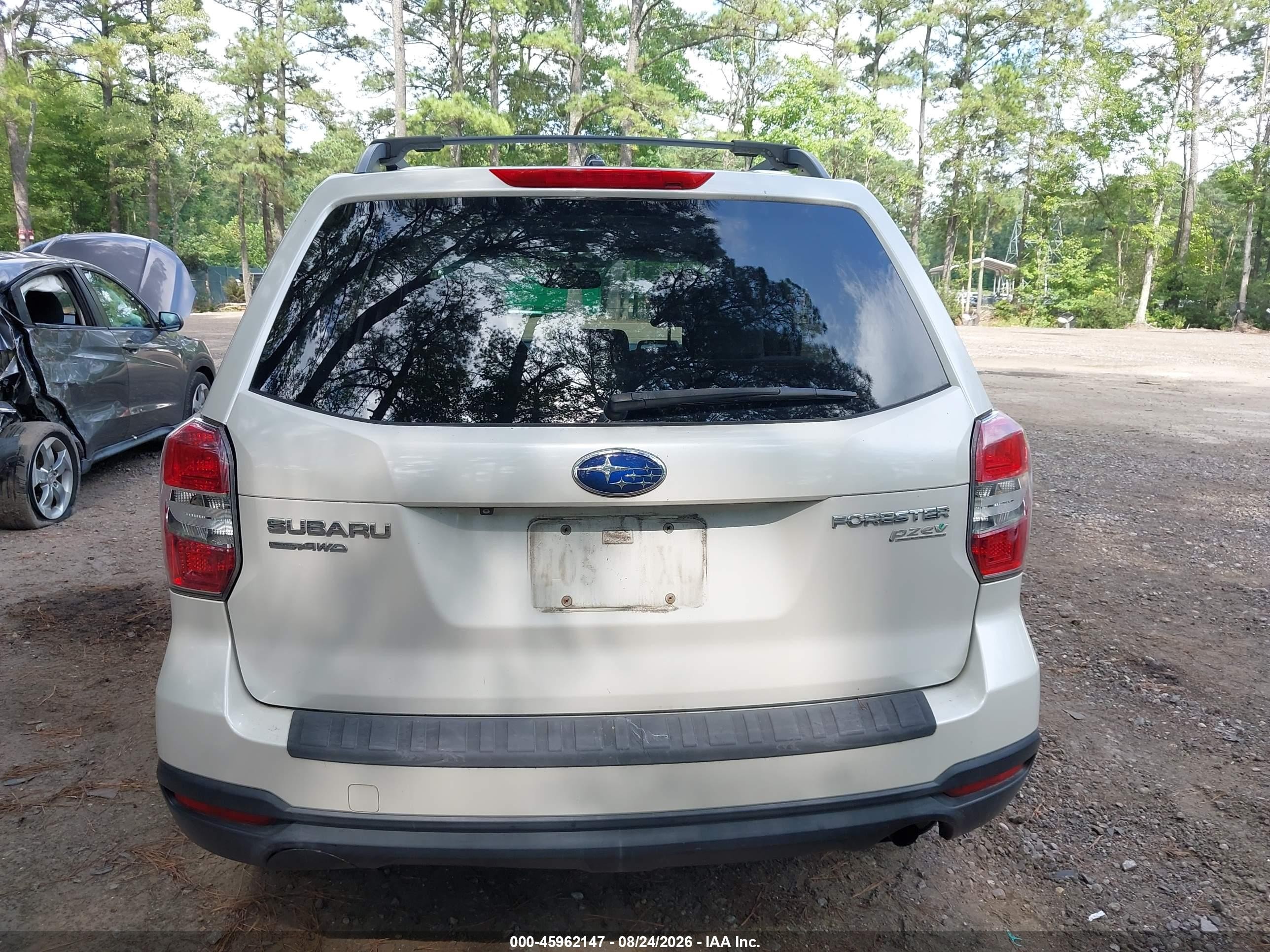 2014 Subaru Forester 2.5i Premium White vin: JF2SJAEC4EH484019