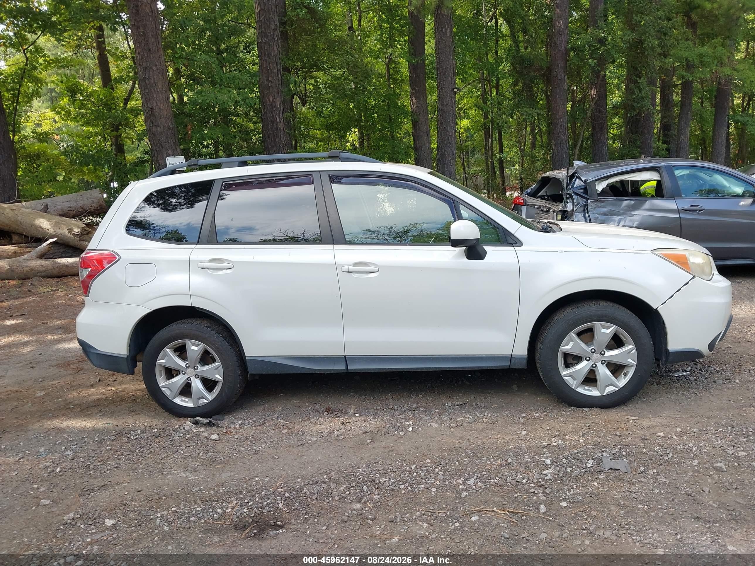 2014 Subaru Forester 2.5i Premium White vin: JF2SJAEC4EH484019