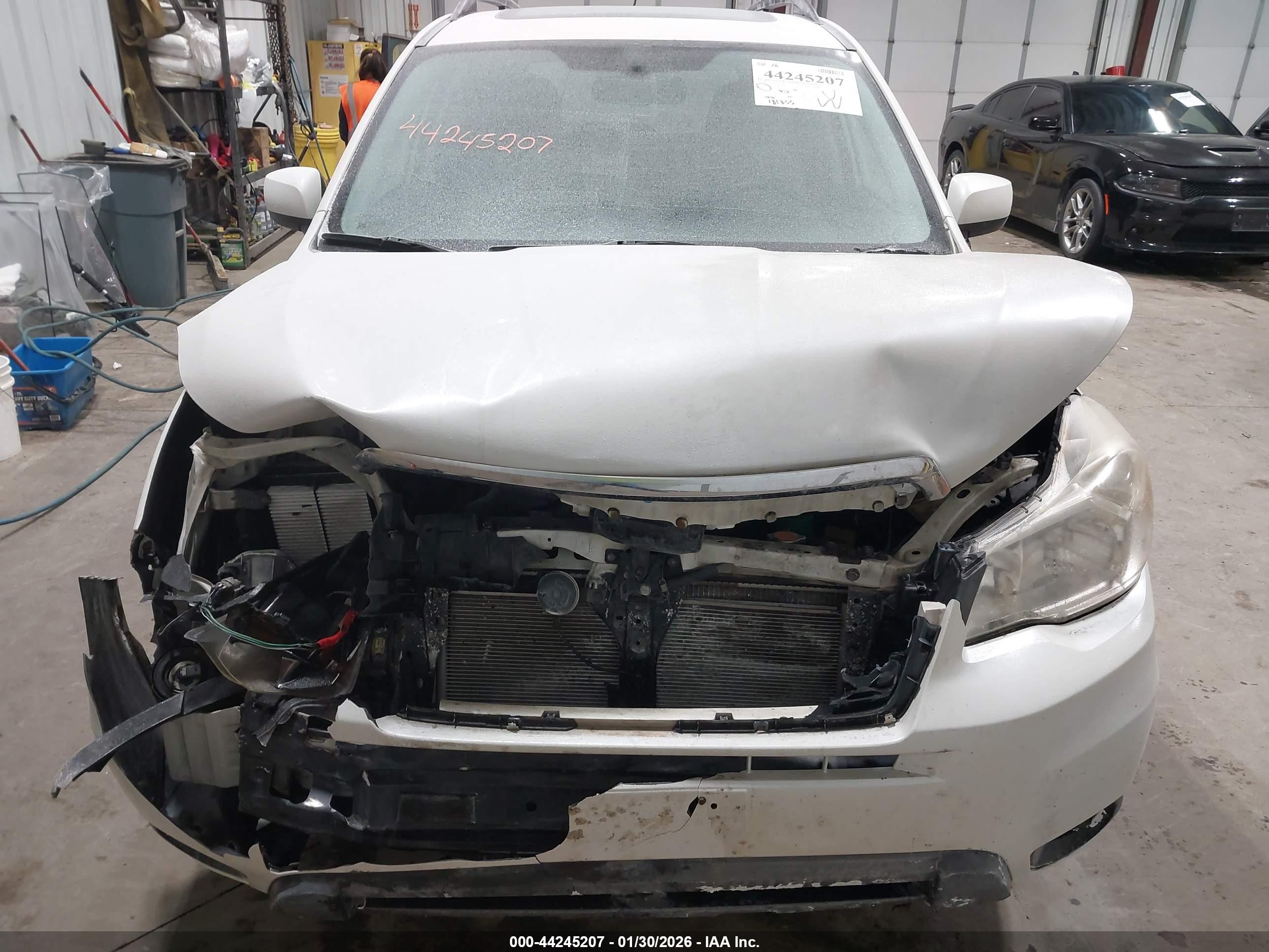 2014 Subaru Forester 2.5i Premium White vin: JF2SJAEC4EH495974