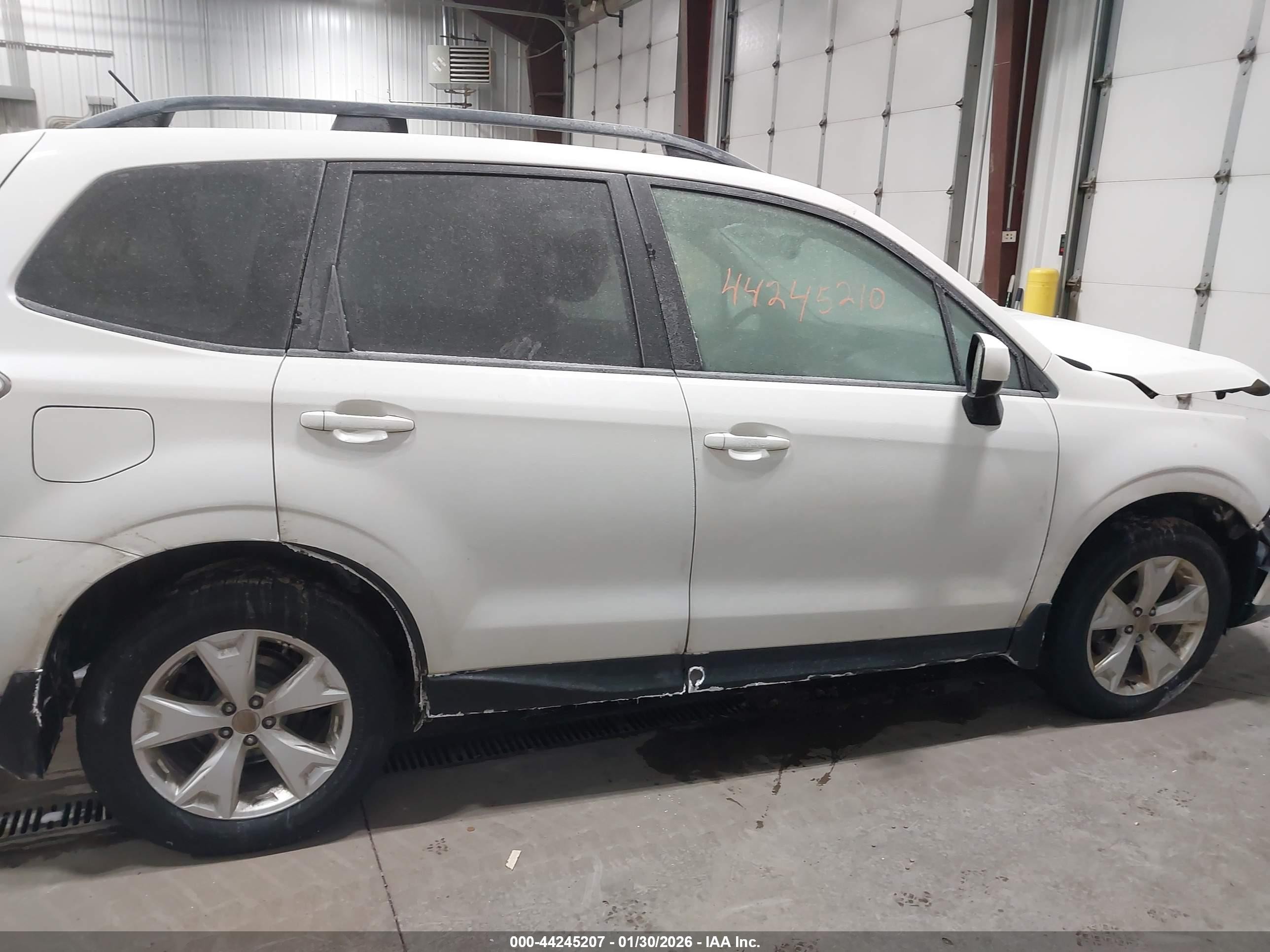 2014 Subaru Forester 2.5i Premium White vin: JF2SJAEC4EH495974