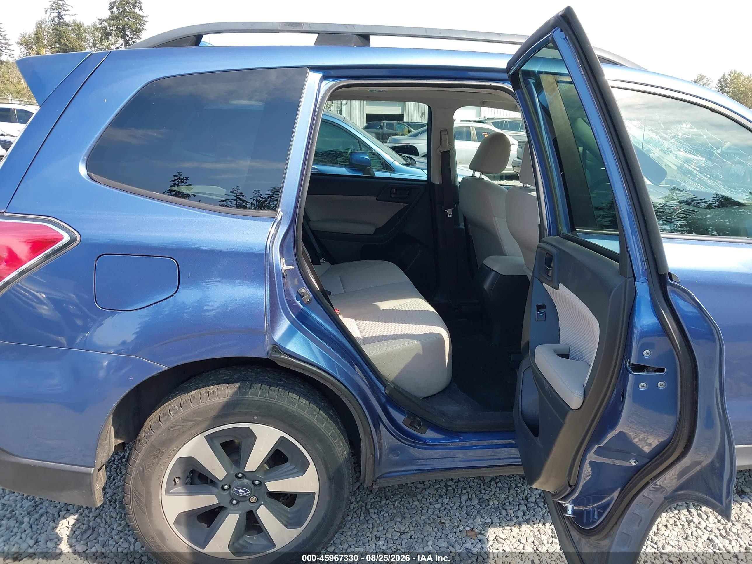 2018 Subaru Forester 2.5i Premium Blue vin: JF2SJAEC4JH402154