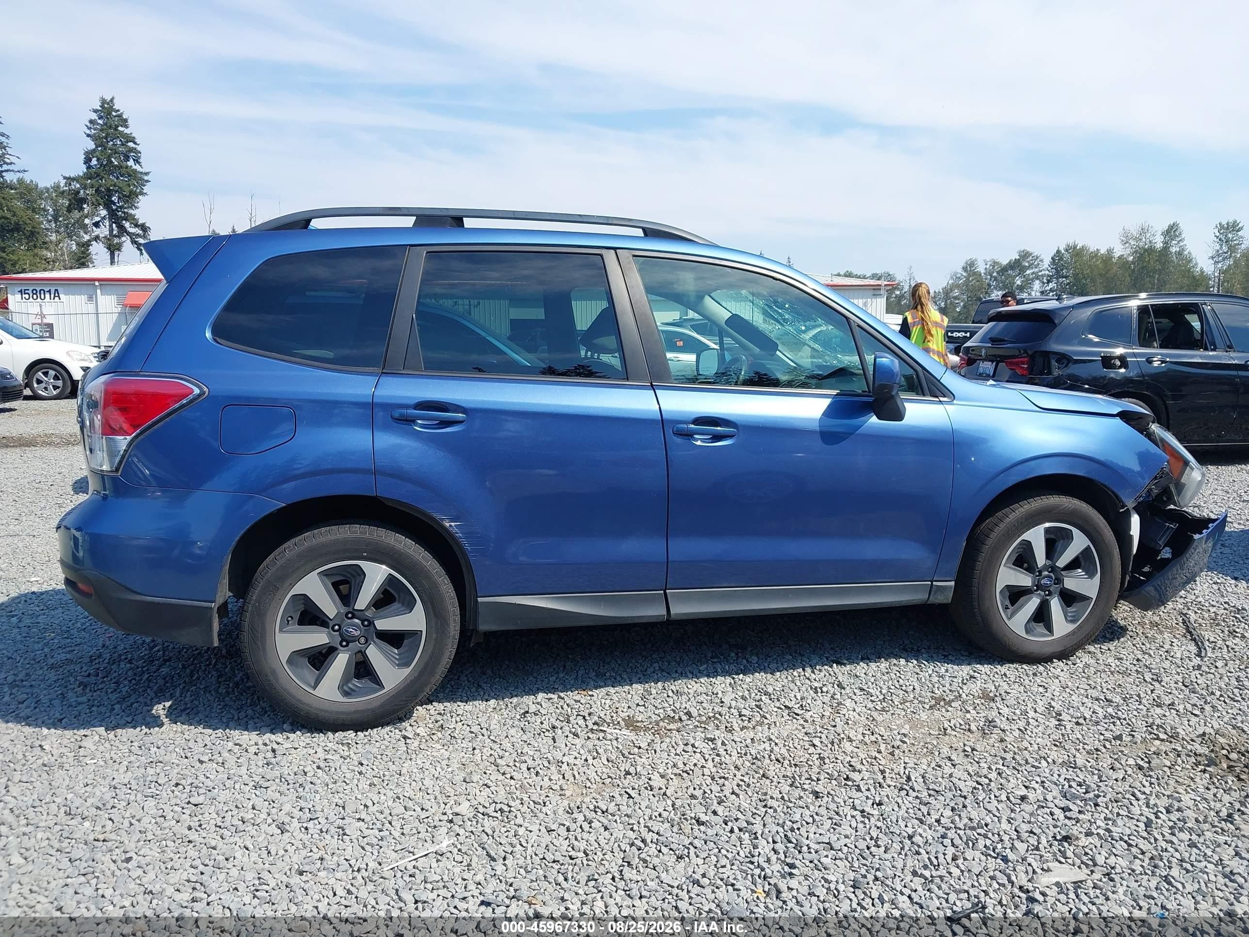 2018 Subaru Forester 2.5i Premium Blue vin: JF2SJAEC4JH402154