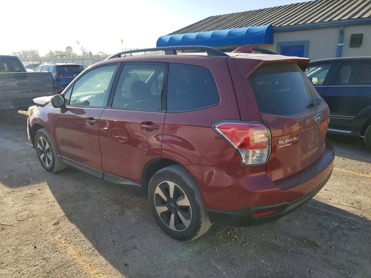 2018 Subaru Forester 2.5i Premium Burgundy vin: JF2SJAEC4JH577651