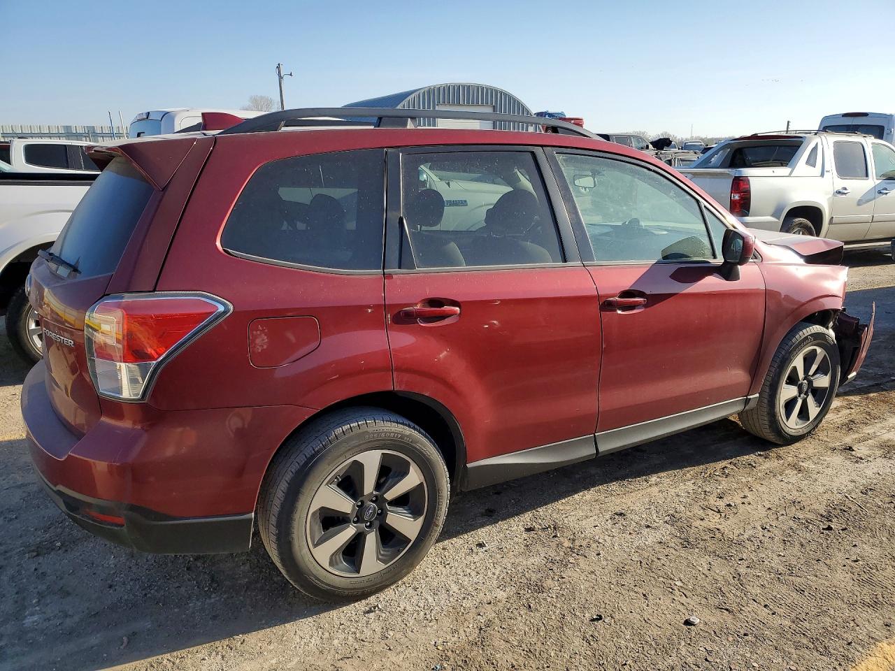 2018 Subaru Forester 2.5i Premium Burgundy vin: JF2SJAEC4JH577651