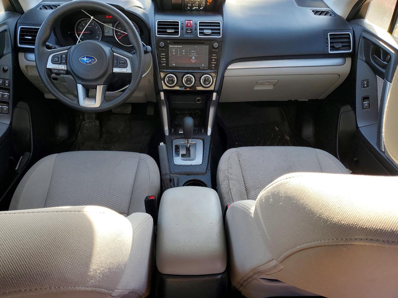 2018 Subaru Forester 2.5i Premium Burgundy vin: JF2SJAEC4JH577651